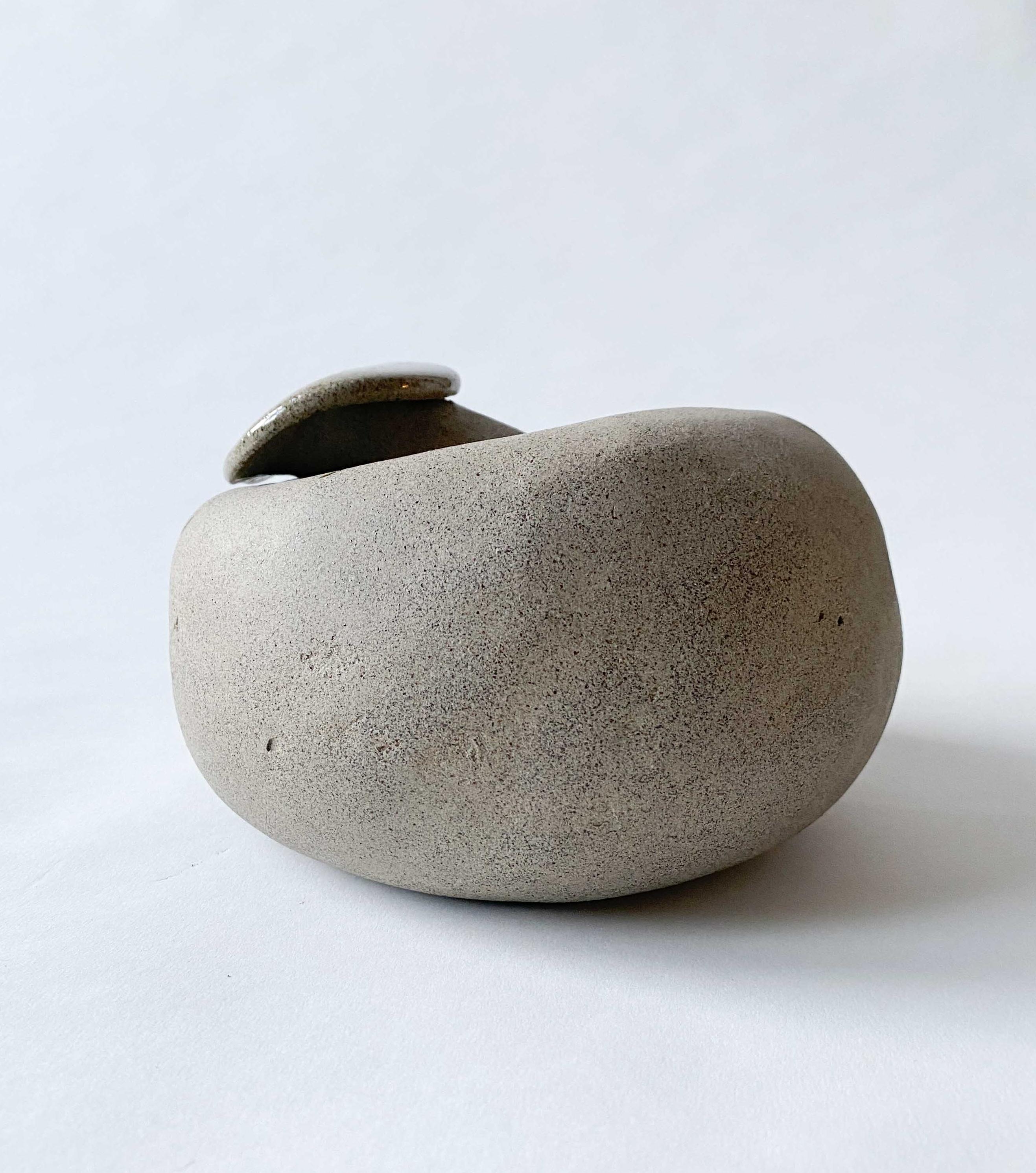 In The Cabinet IV Decorative Ceramic Vase by Lillian Tørlen In condizioni Nuovo in vendita a Geneve, CH