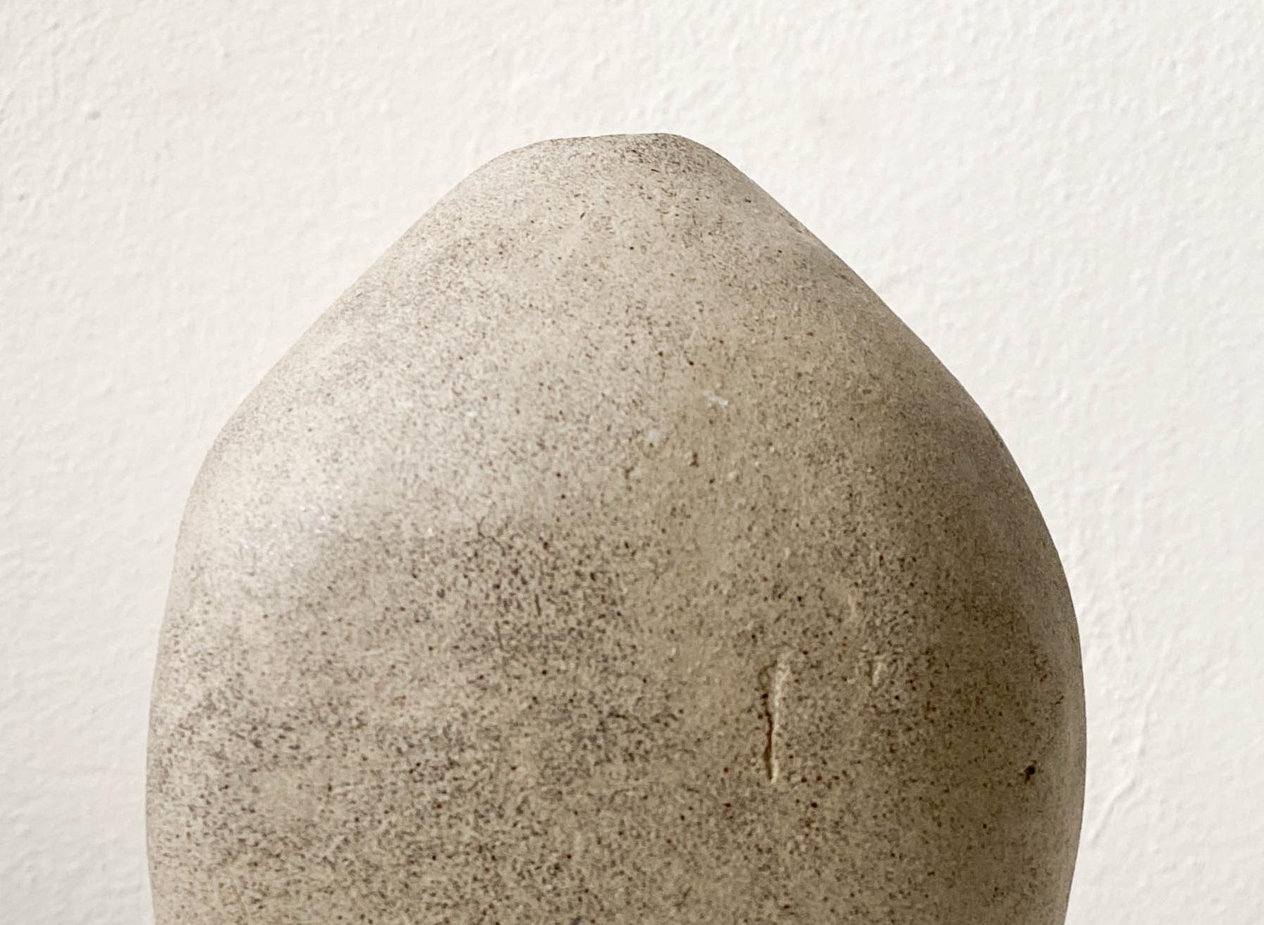 In The Corner II Decorative Ceramic Vase by Lillian Tørlen Moderno en venta