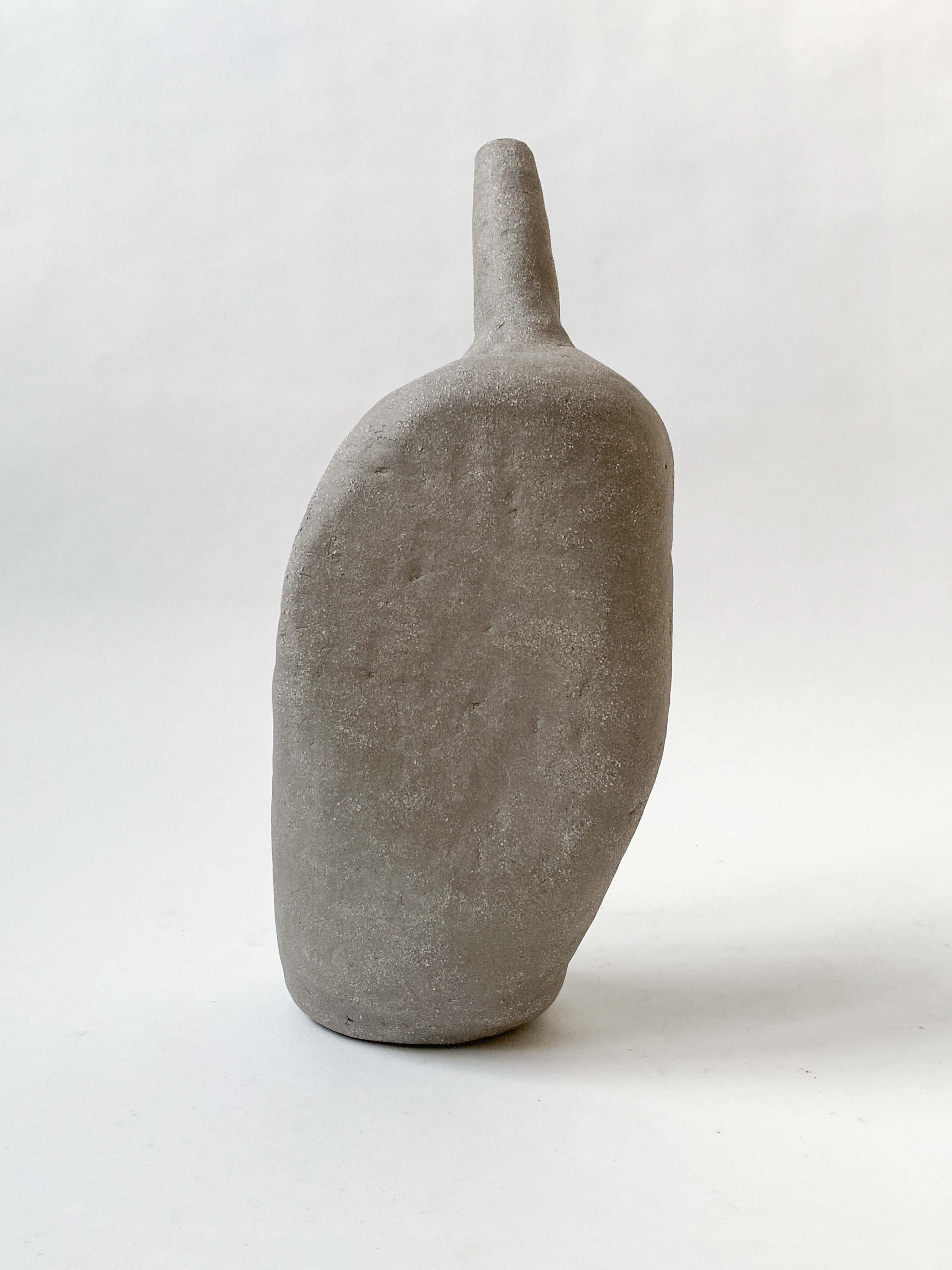 Autre V.I.I.I.I. Vase décoratif en céramique de Lillian Tørlen en vente