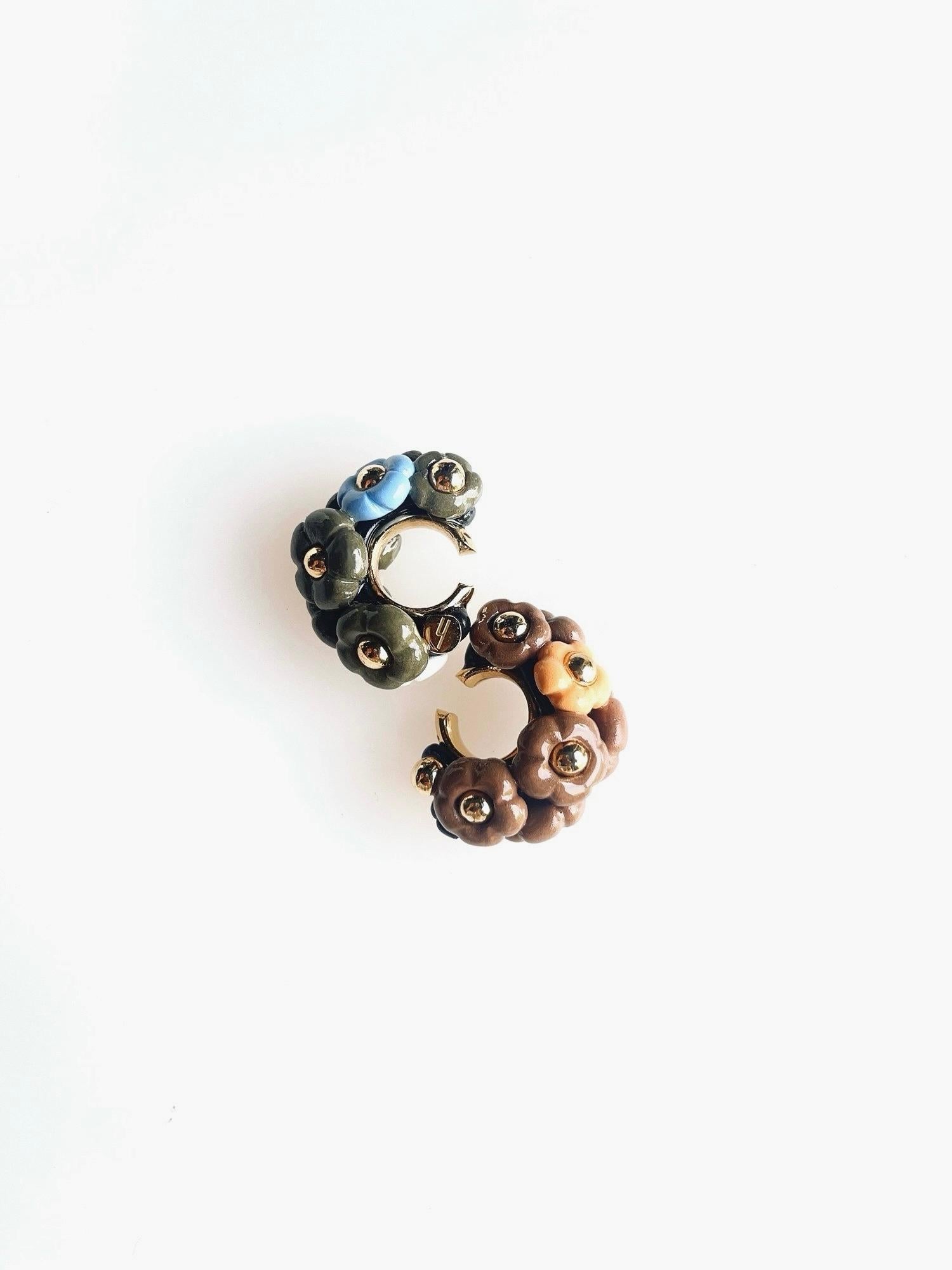 In the Garden, Blossom Teardrop Ear cuff In New Condition For Sale In Brooklyn, NY