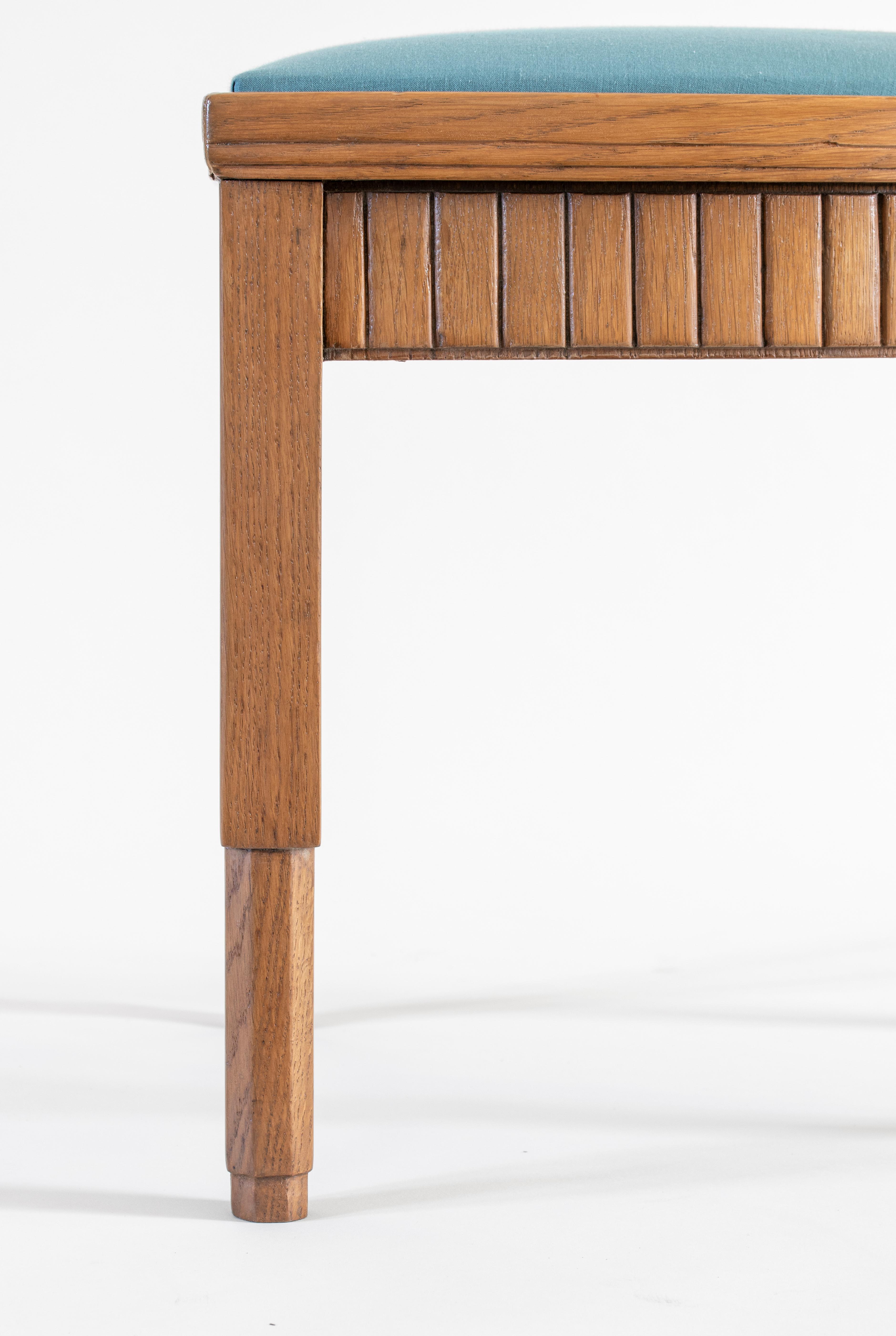 Art Nouveau In the Manner of Eliel Saarinen, Pair of Finnish Carved Oak Jugend Side Chairs