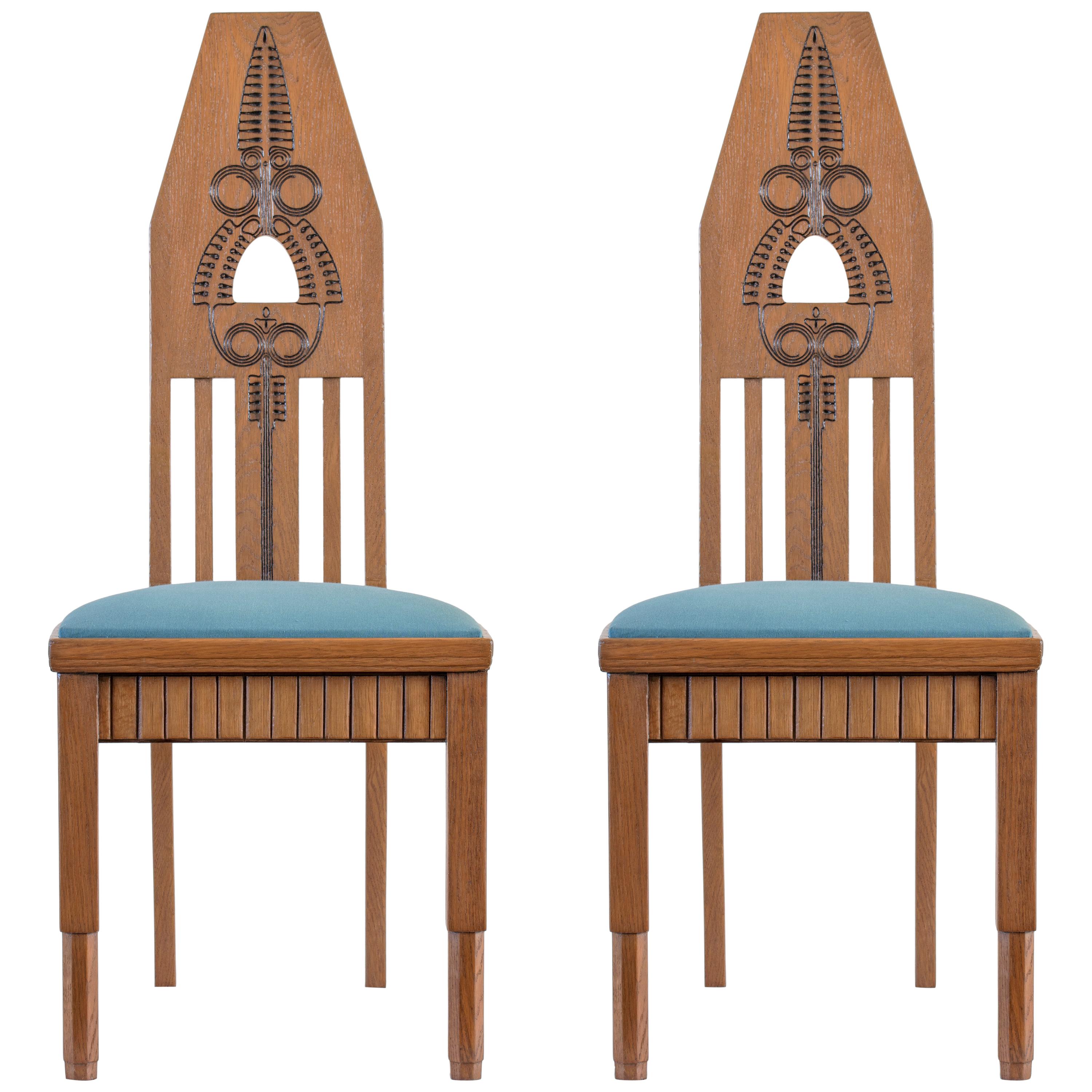 In the Manner of Eliel Saarinen, Pair of Finnish Carved Oak Jugend Side Chairs