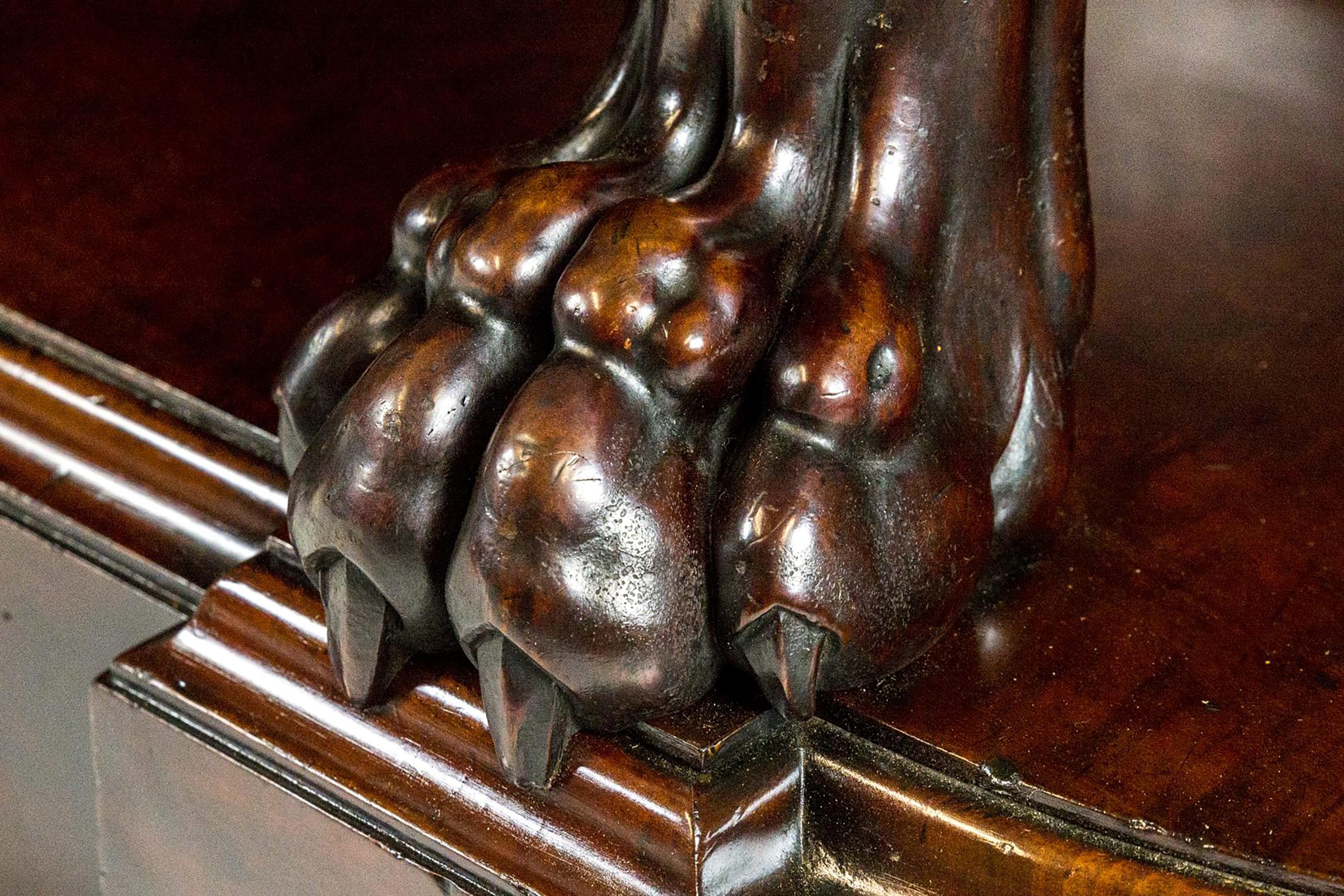 19th Century In the Manner of Gillows, A William IV Carved Mahogany Console Table For Sale