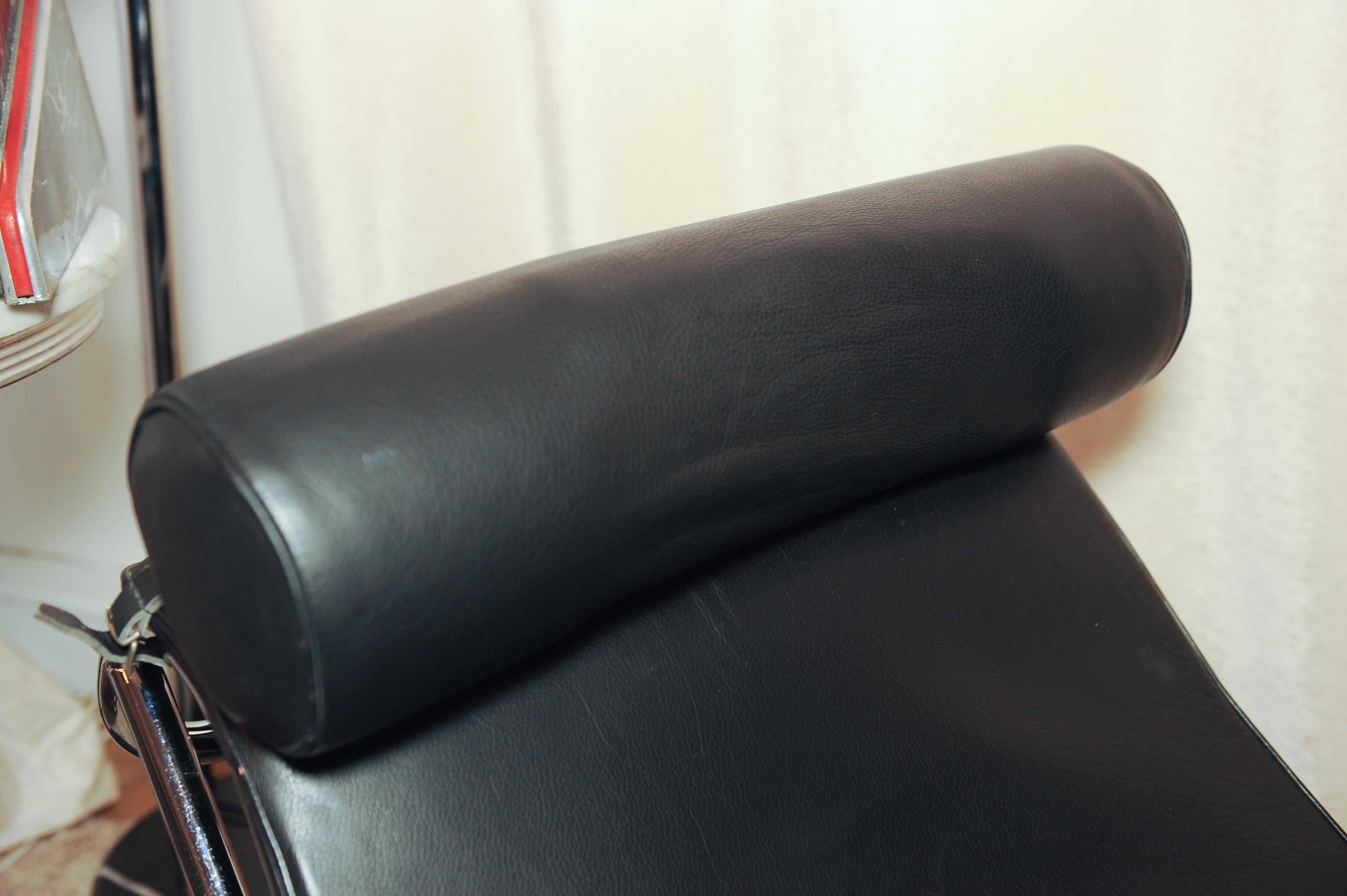 Early 20th Century In the Manner of Le Corbusier LC4 Chaise Lounges by Le Corbusier Pierre Jeannere For Sale