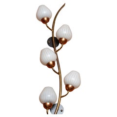 Große Messing Kupfer und Kunstglas Branch Wandleuchte / Scones. Schweden 1960er Jahre