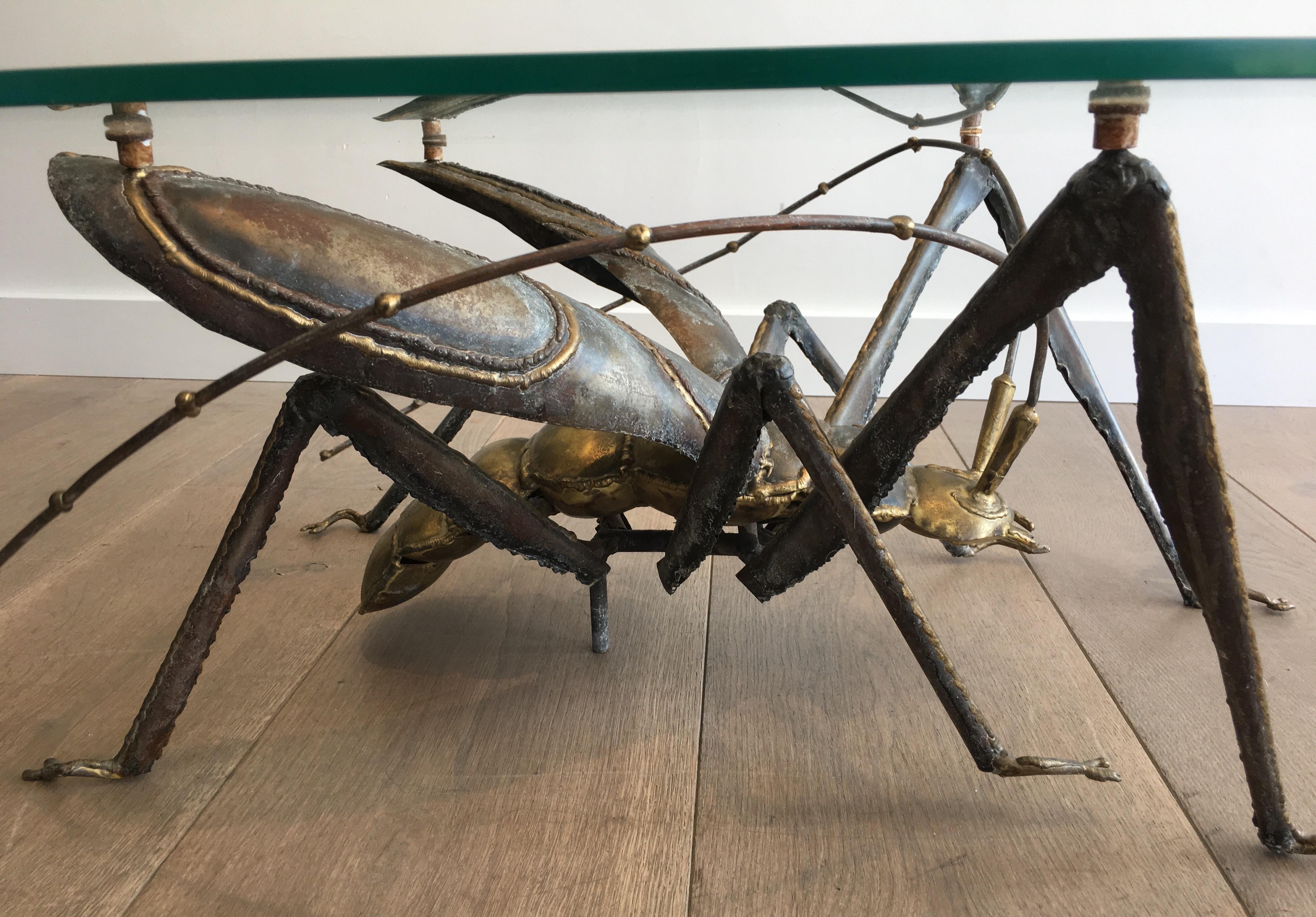 In the Style Duval Brasseur, Rare Brass & Wrought Iron Grasshopper Coffee Table In Good Condition In Marcq-en-Barœul, Hauts-de-France
