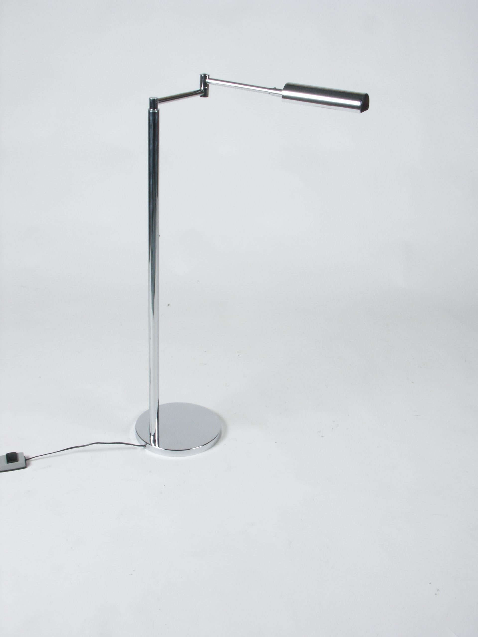 In the style of Cedric Hartman or Walter Von Nessen, this chrome Mid-Century Modern floor lamp is fully adjustable. Chrome is in nice bright condition, take elongated bulb.



Measurements: Height can be adjusted from 41.5