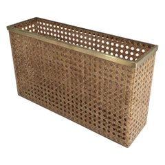 Nello stile di Christian Dior, in lucite, ottone e pietre incrostate