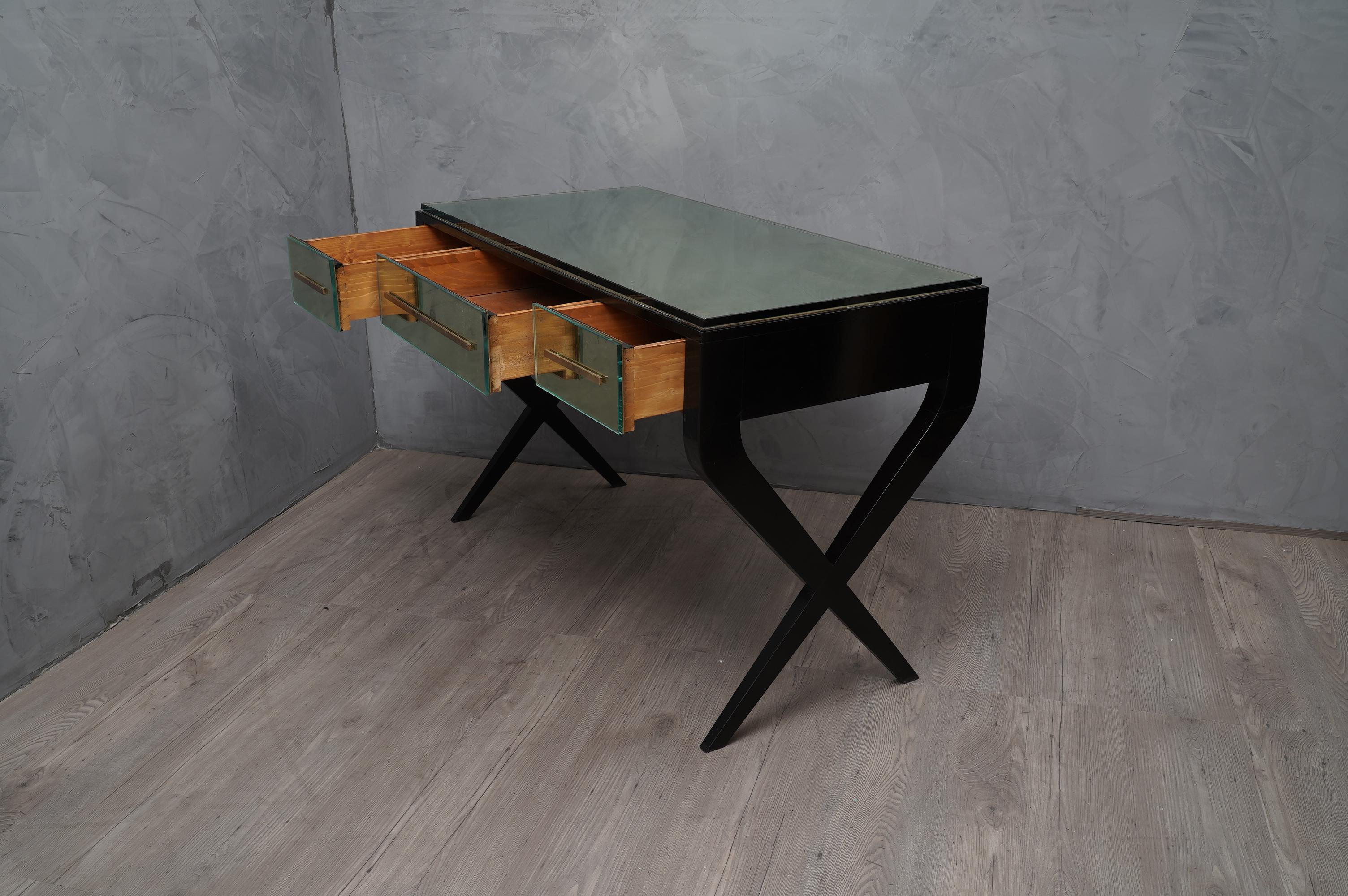 Mid-20th Century In the Style of Gio Ponti Italian Desk, 1950