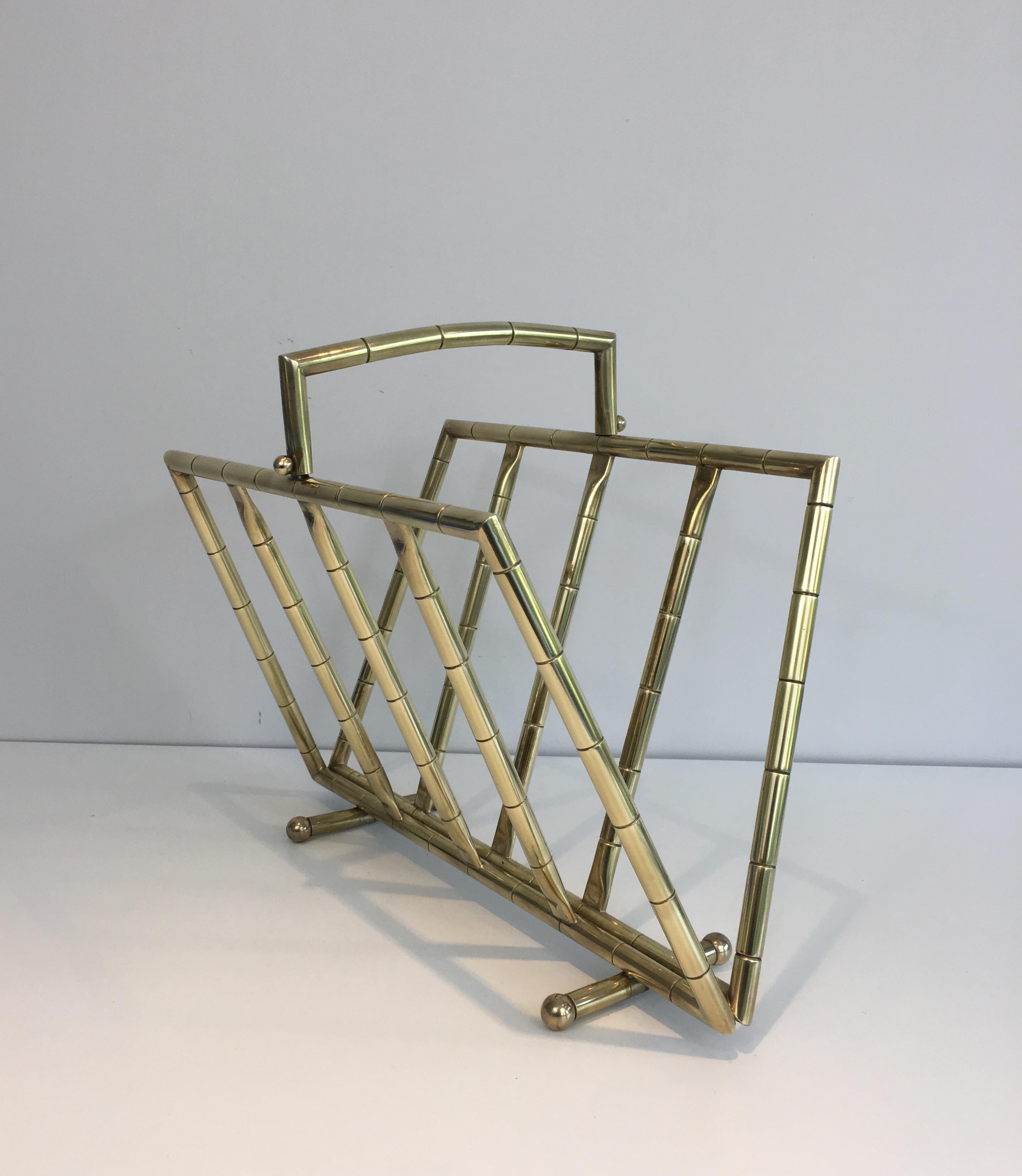 Faux-Bamboo Brass Magazine Rack in the Style of Jacques Adnet In Good Condition For Sale In Marcq-en-Barœul, Hauts-de-France