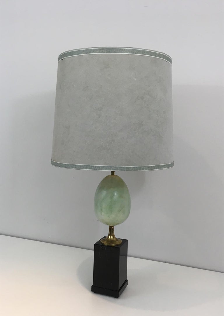 In the Style of Maison Charles, Painted Ostrich Egg Table Lamp In Good Condition For Sale In Marcq-en-Barœul, Hauts-de-France