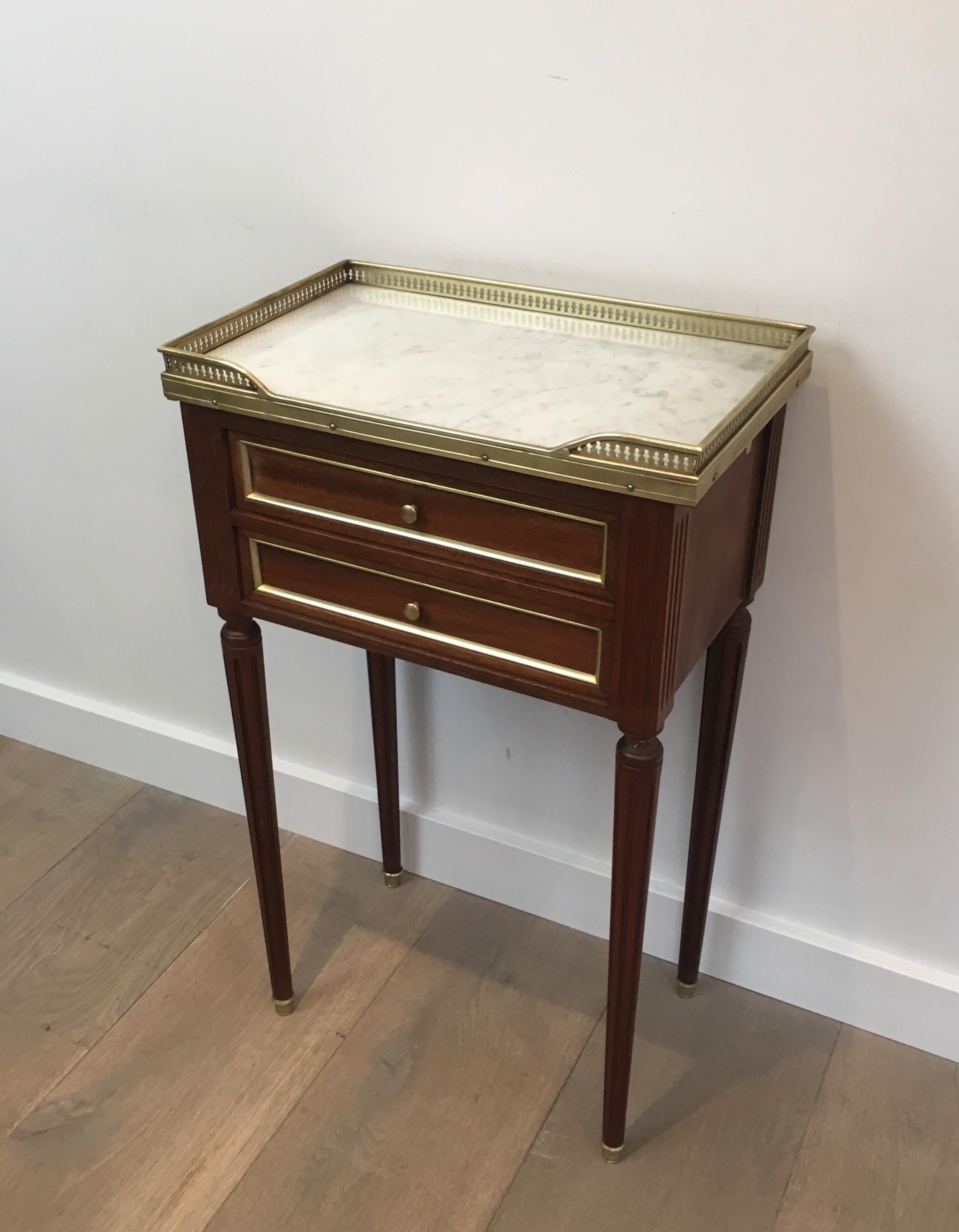 Pair of Mahogany, Brass and Marble Side Tables in the Style of Maison Jansen In Good Condition In Marcq-en-Barœul, Hauts-de-France