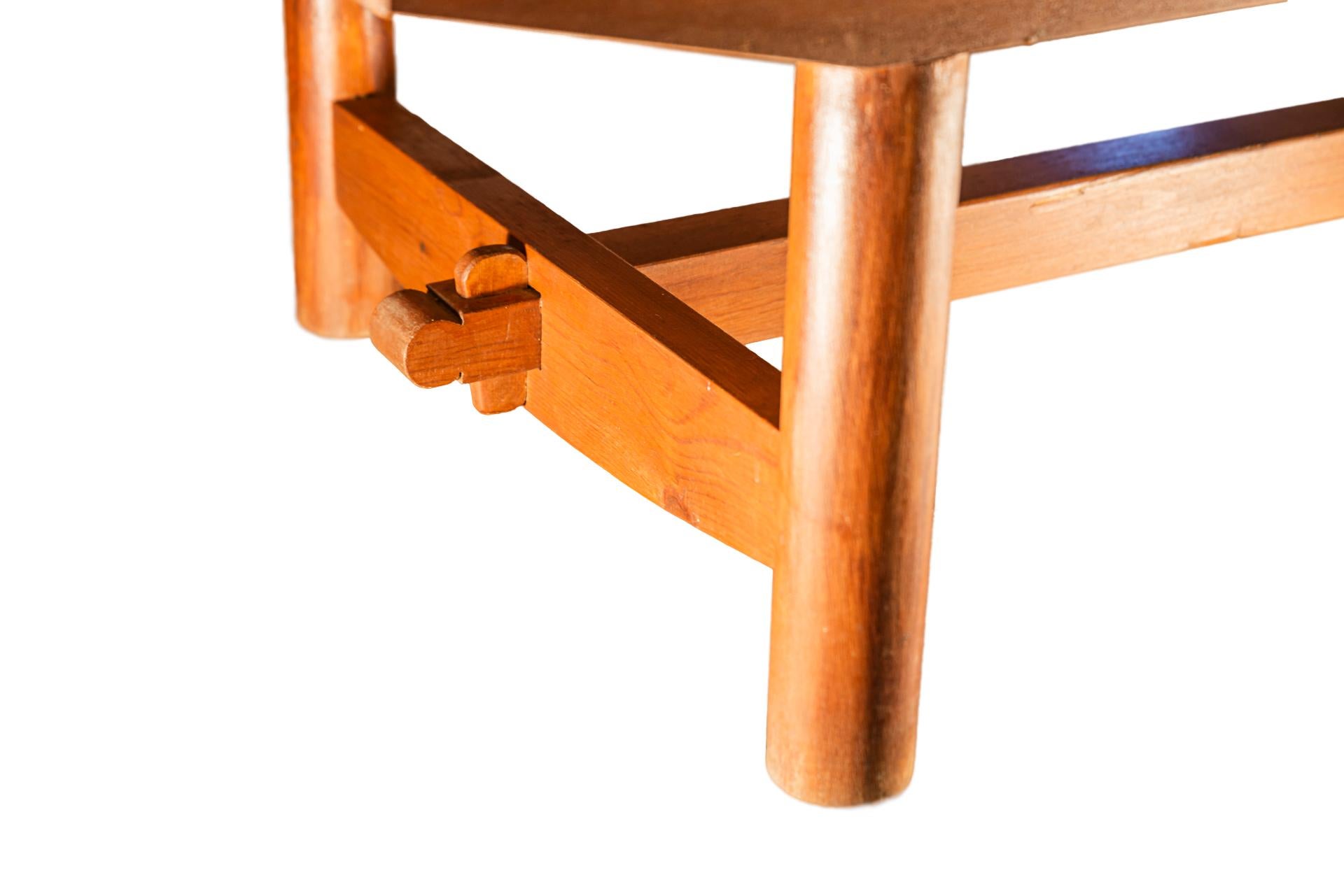 Importante table basse dans le style de Pierre Chapo, France, vers 1970 en vente 1