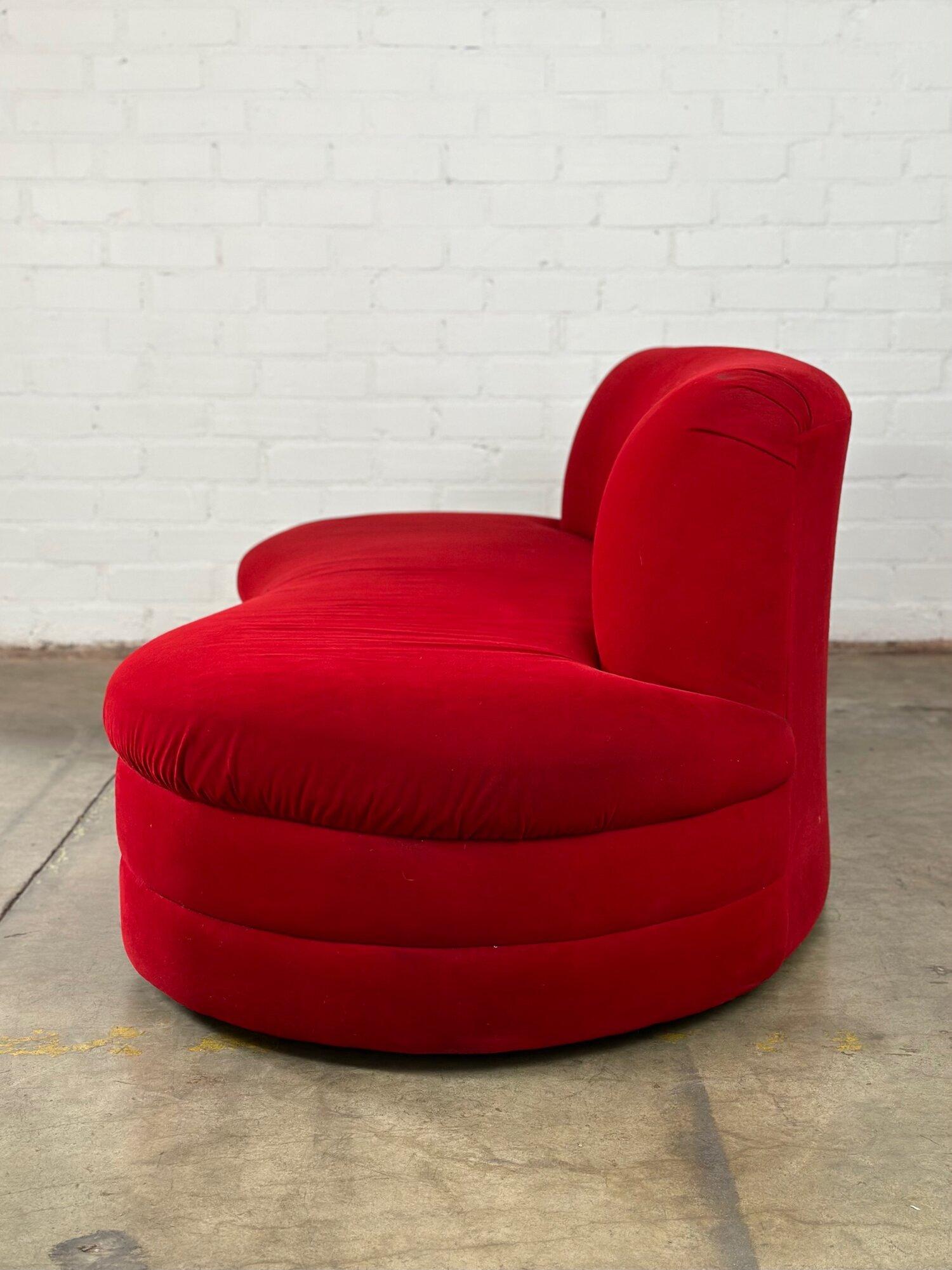 in the Style of the Vladimir Kagan “Cloud” Sofa In Good Condition In Los Angeles, CA