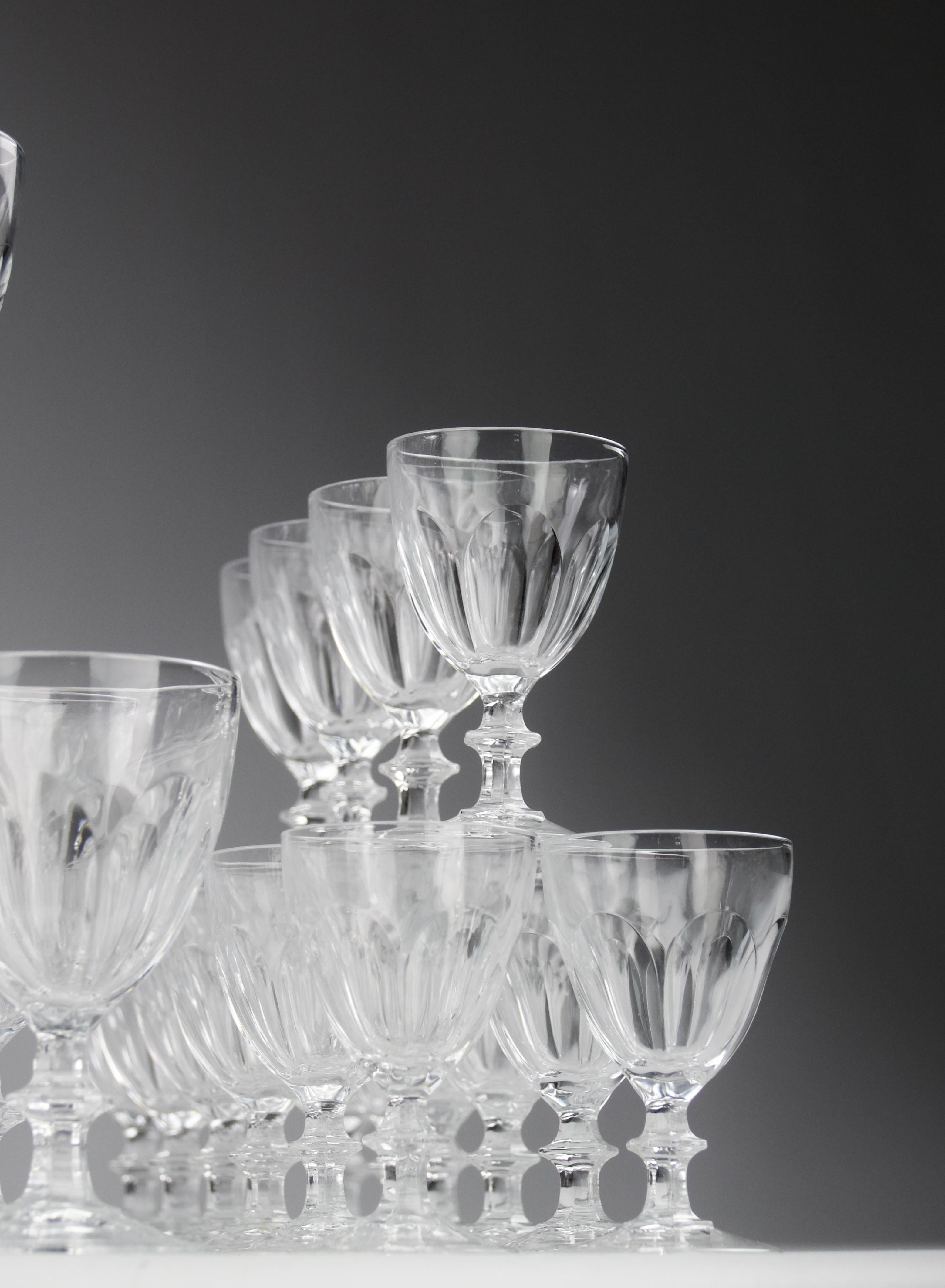 Nel gusto di Baccarat, Servizio di cristalli (84 pezzi), Francia, 1900 in vendita 1