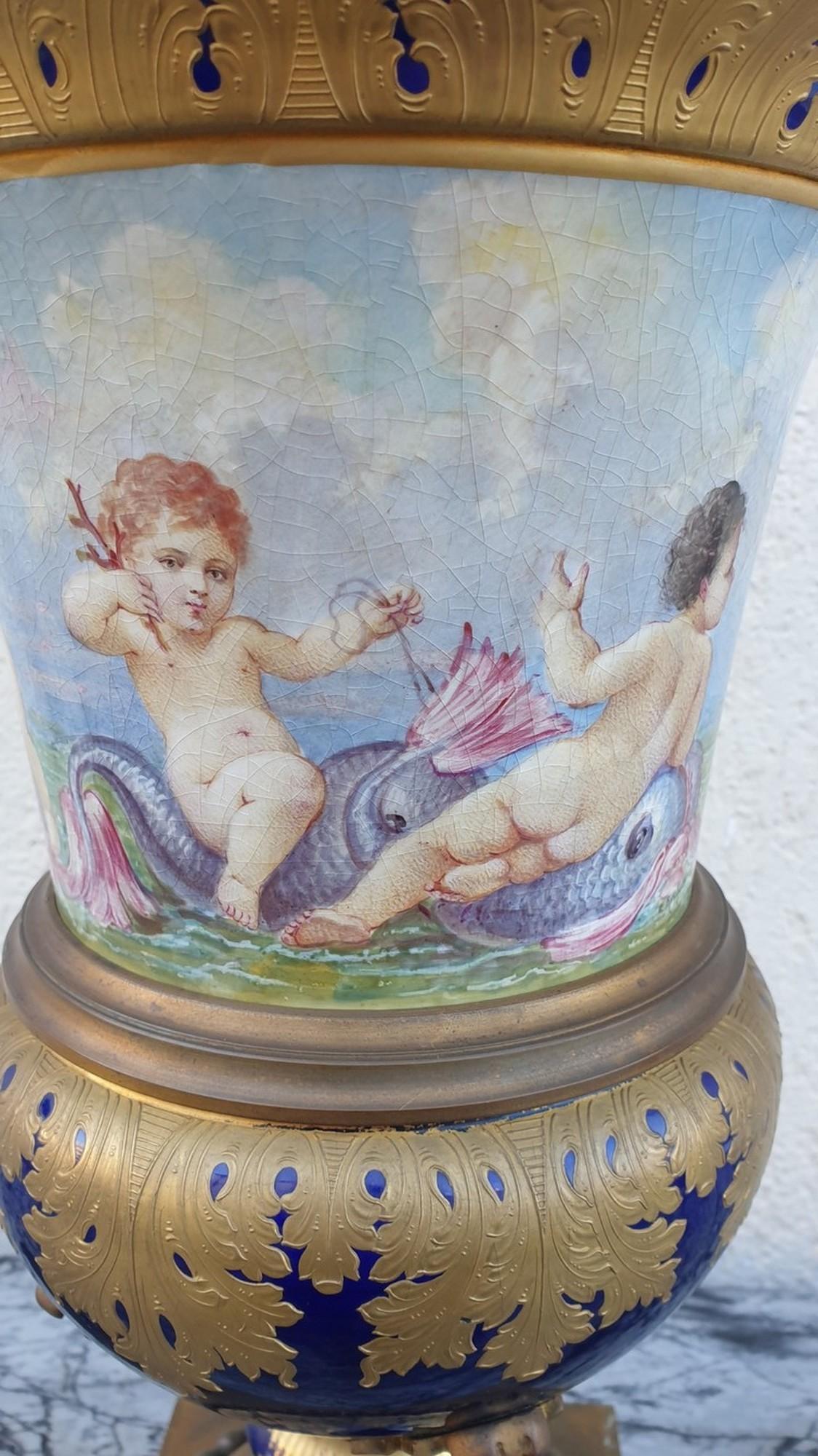 In The Taste Of Sèvres, Medici Vase, Napoleon III, 19th Century For Sale 4