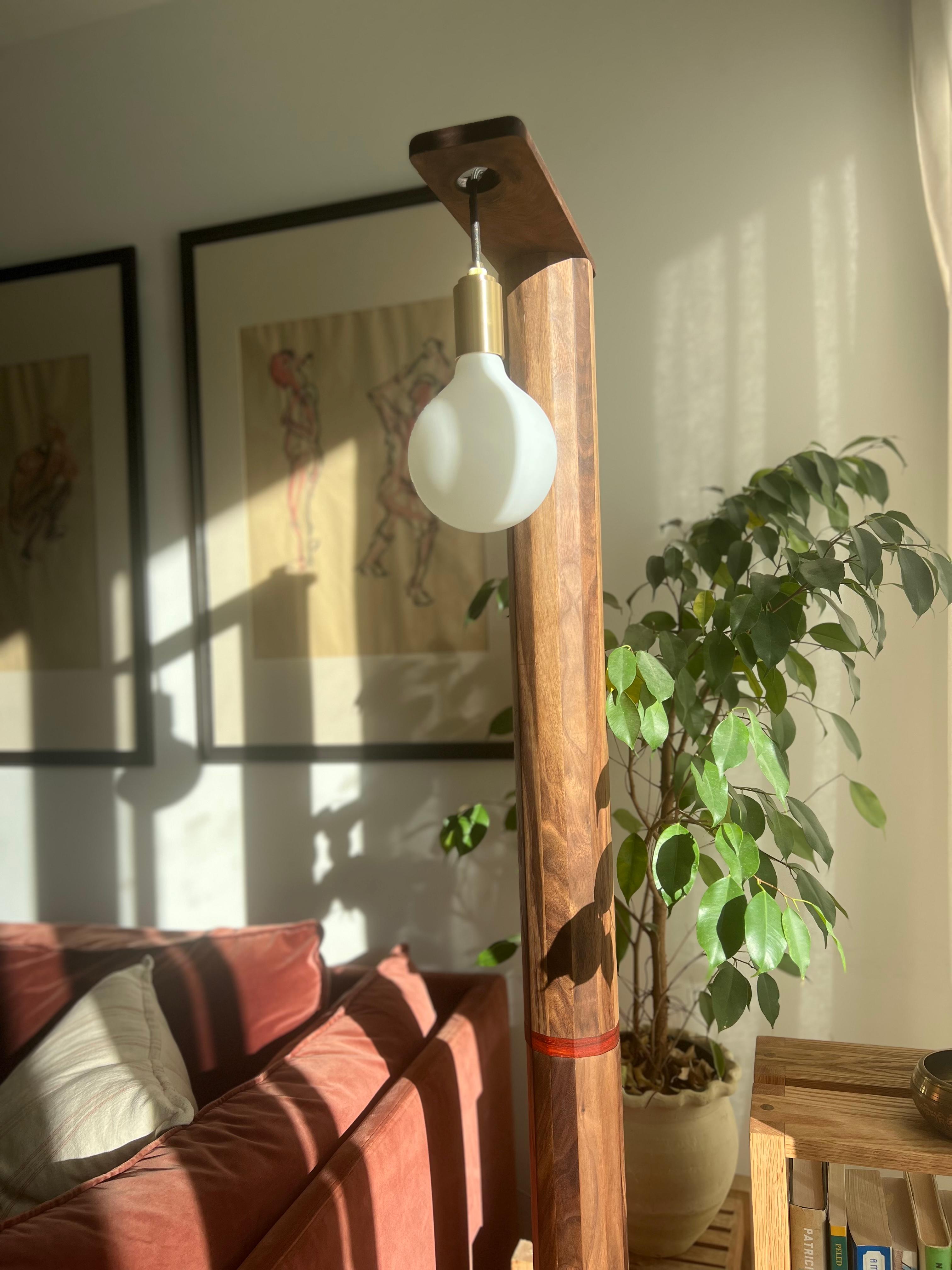 Lampada da terra iN-v1 in noce e pietra in vendita 6