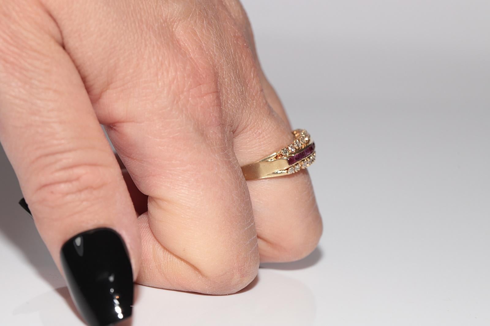 En très bon état. Le poids total est de 3.5 grammes. Au total, un diamant de 0,40 ct. en vente 9