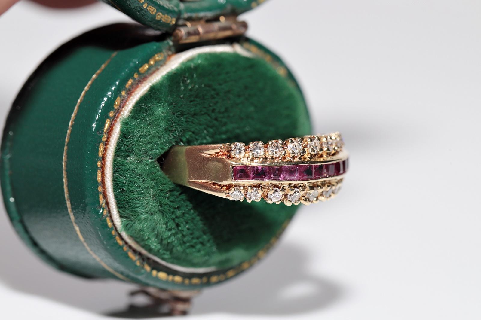 Rétro En très bon état. Le poids total est de 3.5 grammes. Au total, un diamant de 0,40 ct. en vente