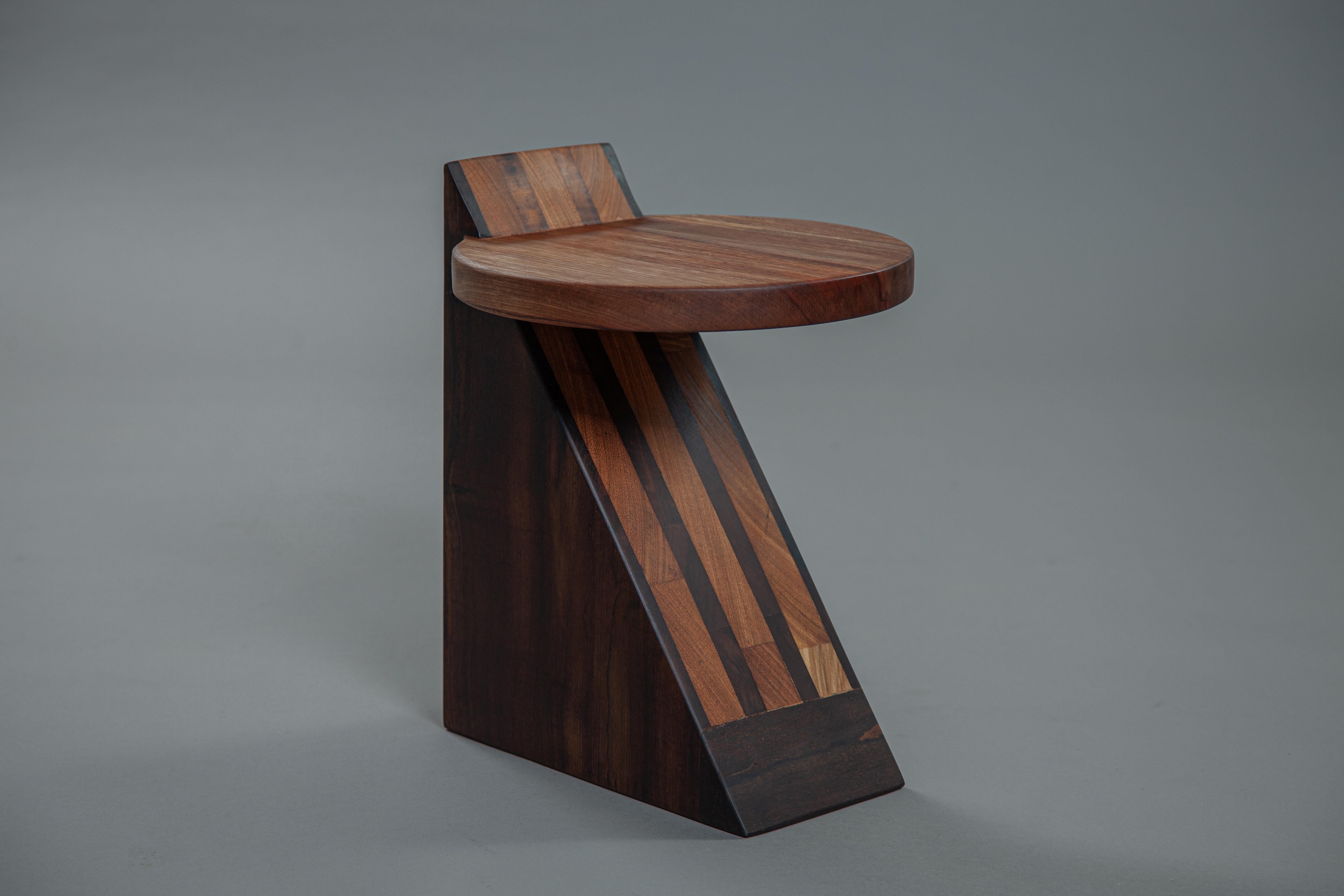 Tabouret Inácio en bois massif brésilien. en vente 2