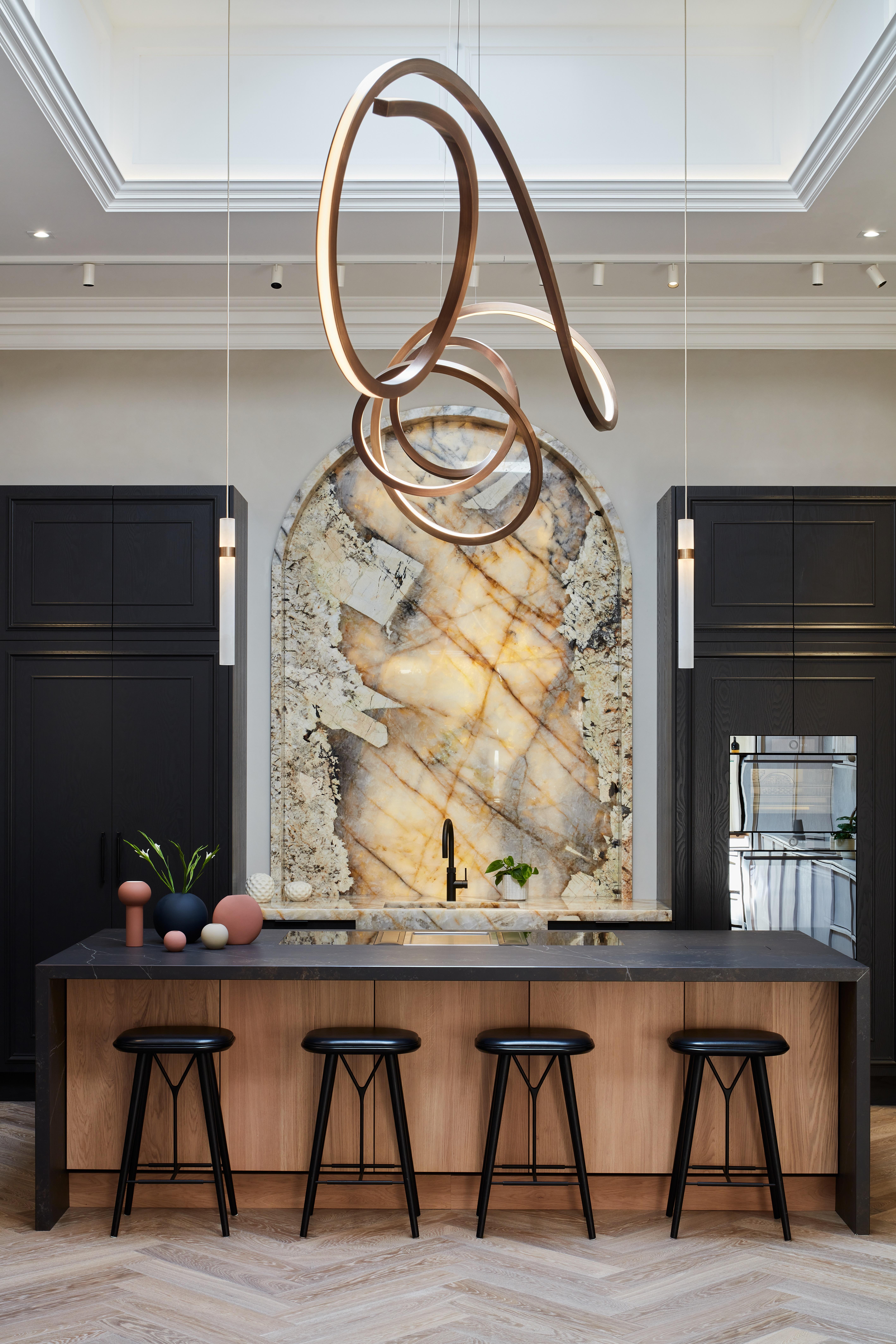 XXI secolo e contemporaneo Lampadario Inari di Cameron Design House in vendita
