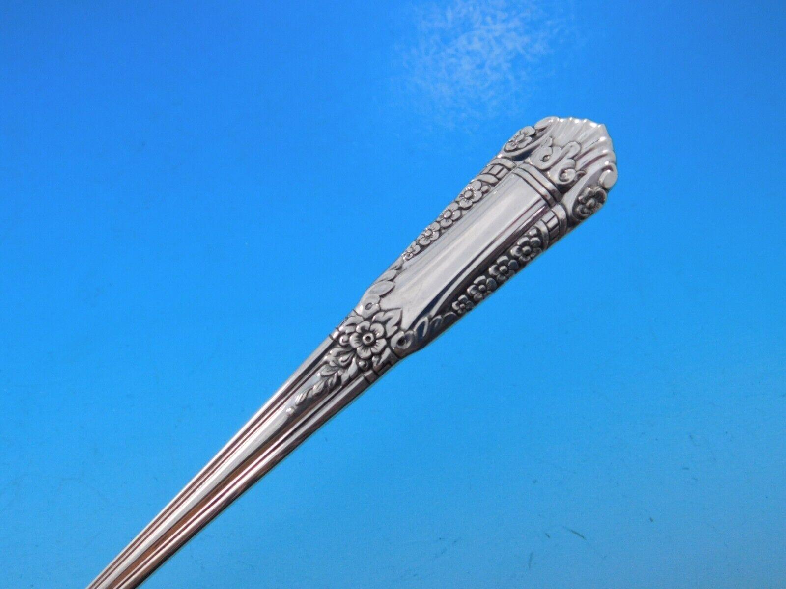 Magnifique service de couverts en argent sterling Inaugural by State House - 37 pièces. Cet ensemble comprend :

8 Couteaux, 9 1/8