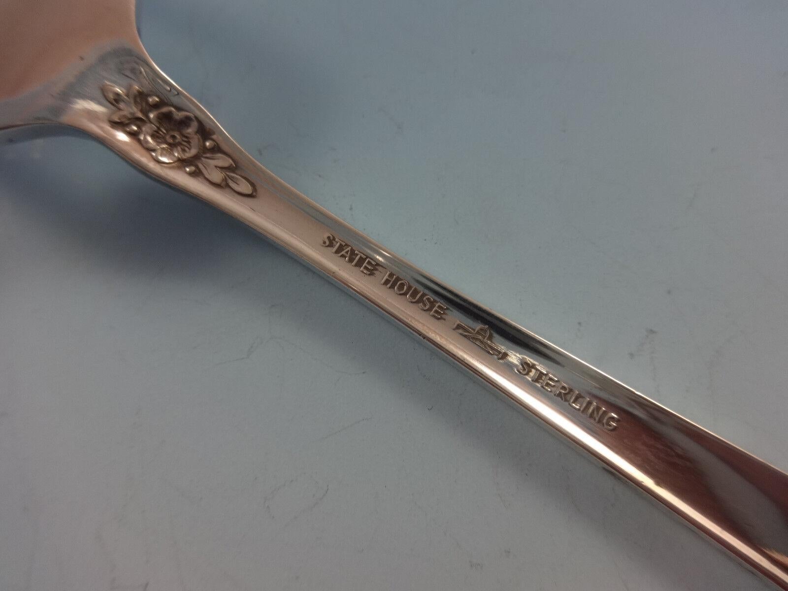 Schönes INAUGURAL BY STATE HOUSE Besteck aus Sterlingsilber - 48 Teile. Dieses Set enthält:

8 MESSER, 9 1/8