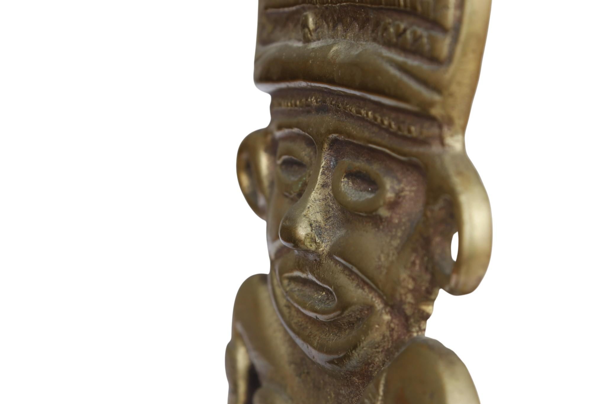 Par de Sujetalibros de Latón con Deidad Inca siglo XX en venta