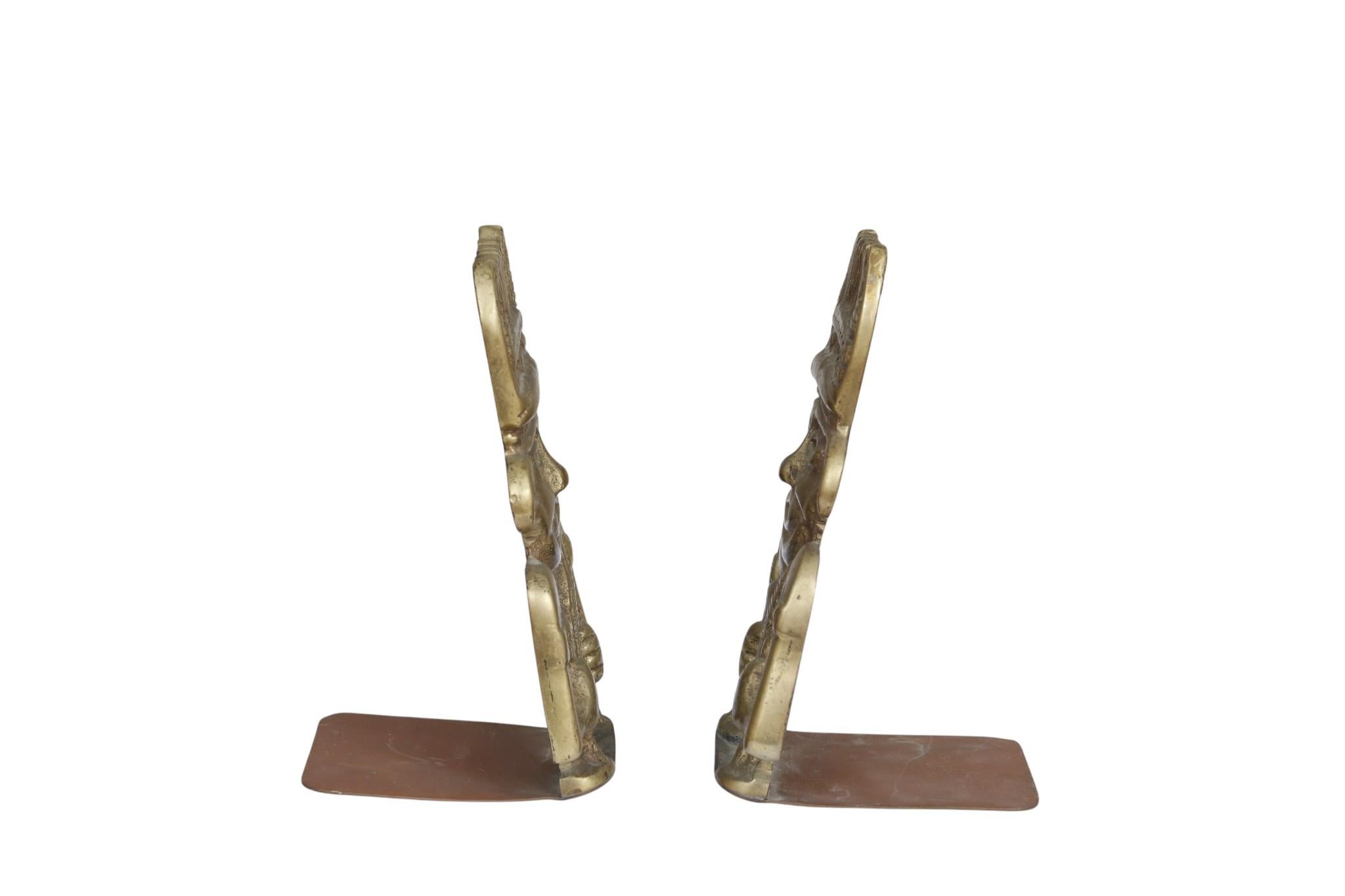 Par de Sujetalibros de Latón con Deidad Inca en venta 3