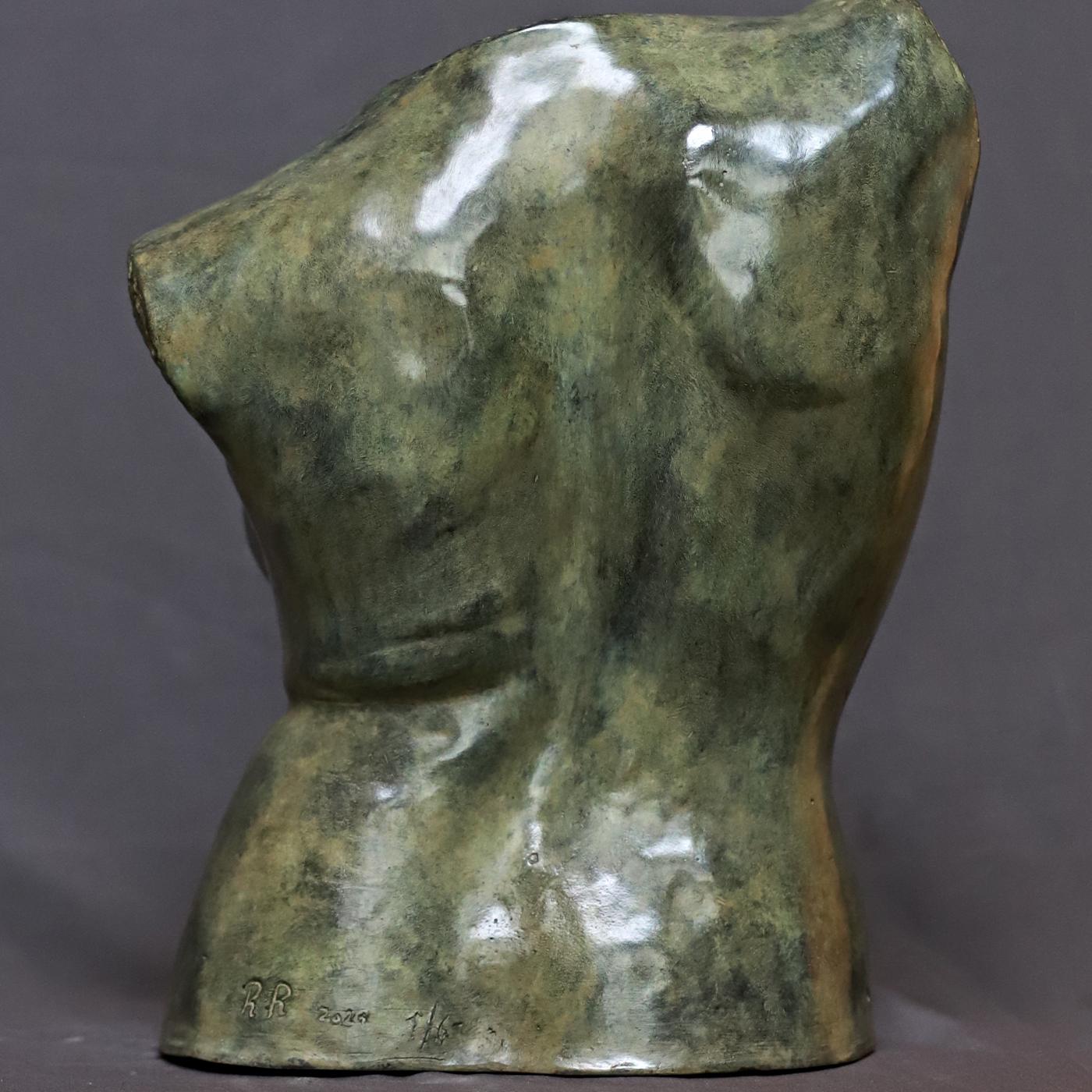 Part of a limited edition of six numbered pieces signed by Raffaello Romanelli, this stupendous artwork is a bronze sculpture of a young and flawless female bust. Sinuous and dynamic, it is modeled in a live session. An extraordinary piece to add to