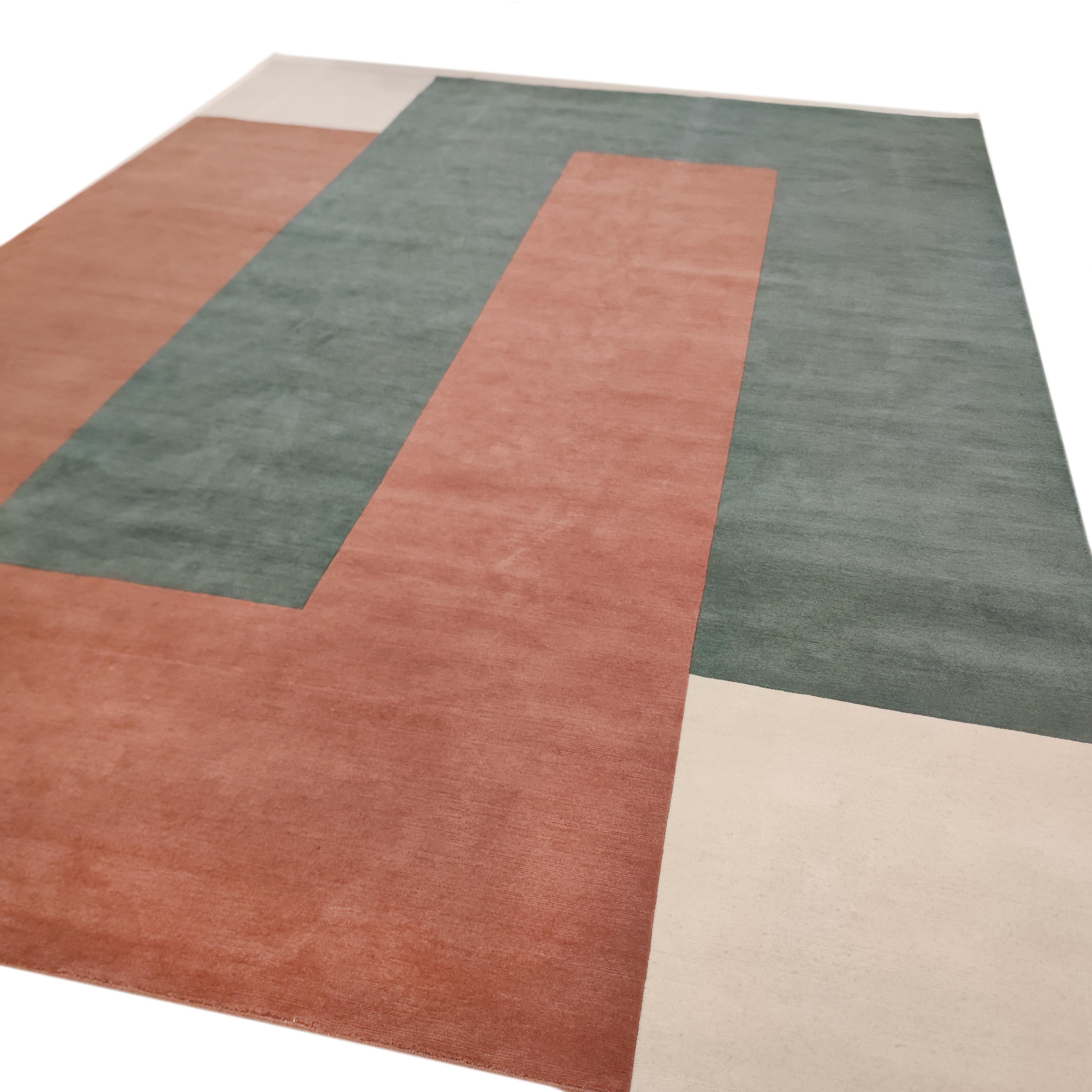 The esteemed Milanese architect and journalist Clara Bona unfurled a breathtaking dance of colours in her enthralling journey into rug design, partnering with the Alberto Levi Gallery. With her inaugural rug ensemble,  Bona showcases her creative