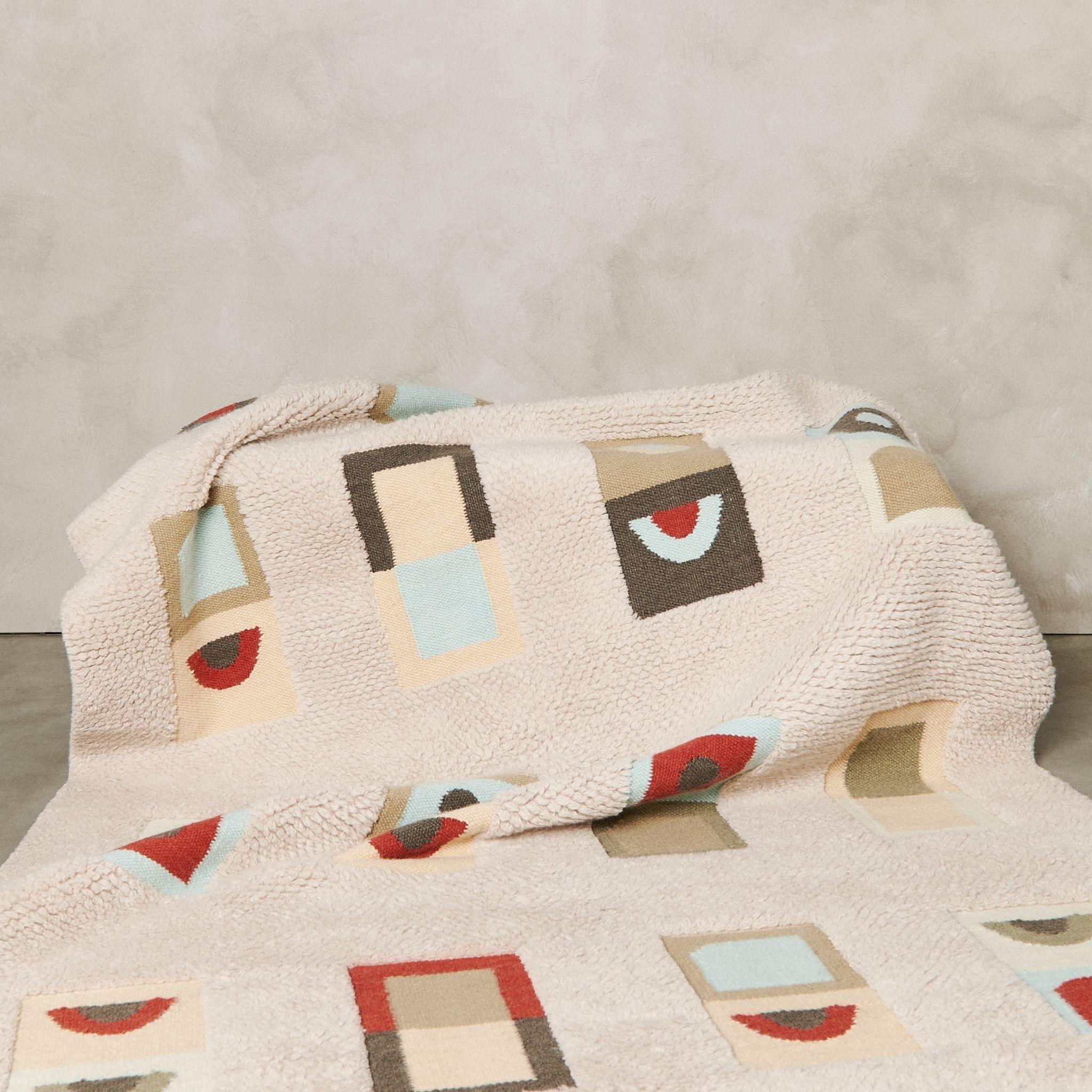 Organique Incense Plush Merino Tapis à motifs géométriques noué à la main par un artisan durable en vente