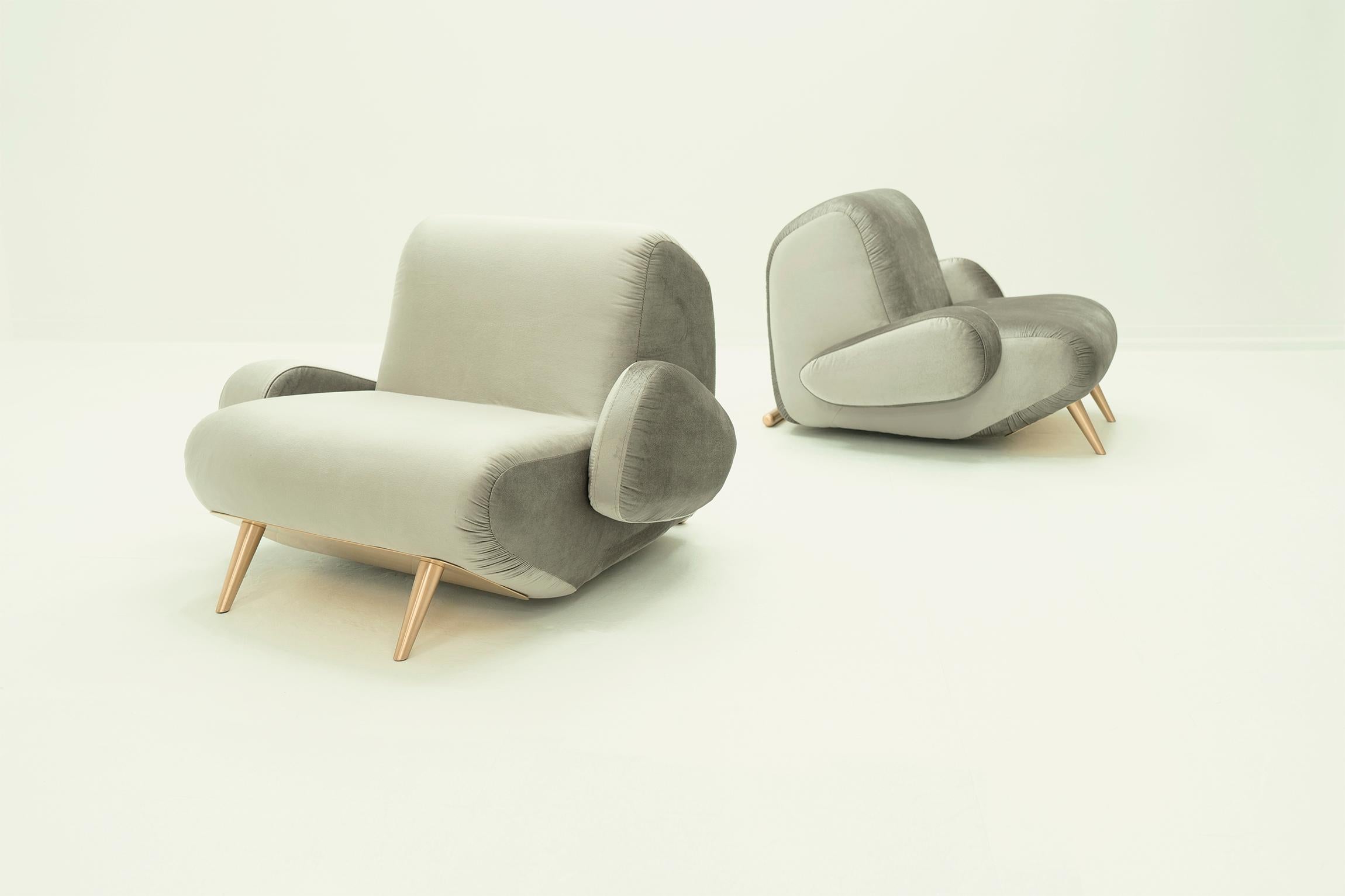 Moderne Fauteuil Inception, 21e siècle Grand fauteuil contemporain en velours et laiton en vente