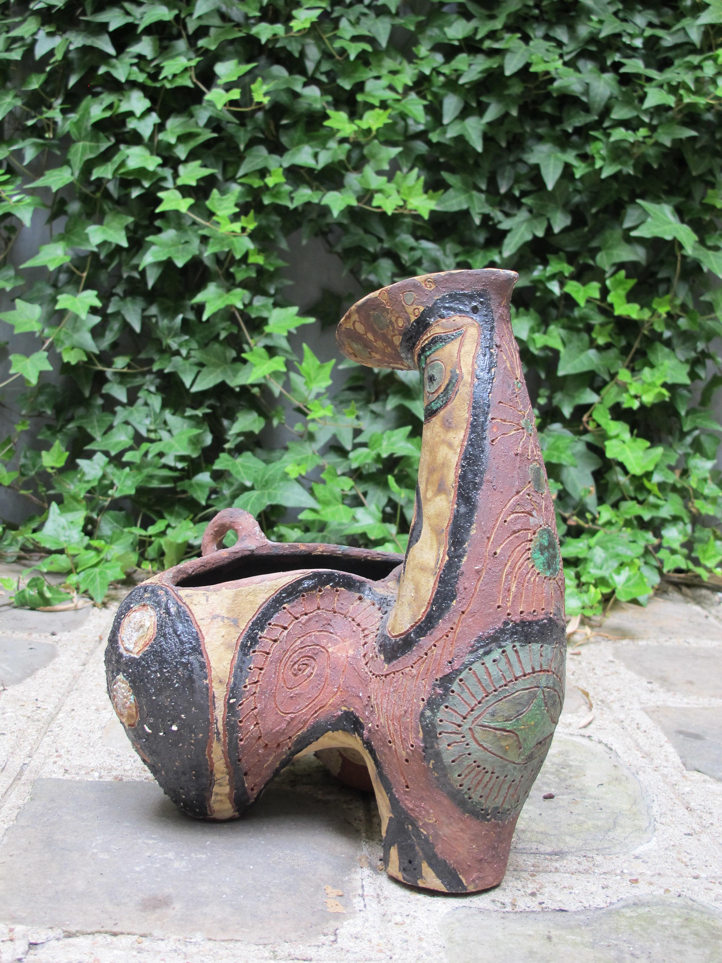Incised and Painted Ceramic Tripod Zoomorphic Vase In Good Condition For Sale In Saint-Ouen, FR