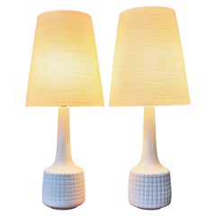 Vintage Incised Cream Ceramic Lotte & Gunnar Bostlund Lamps with Fiberglass Shades, Pair