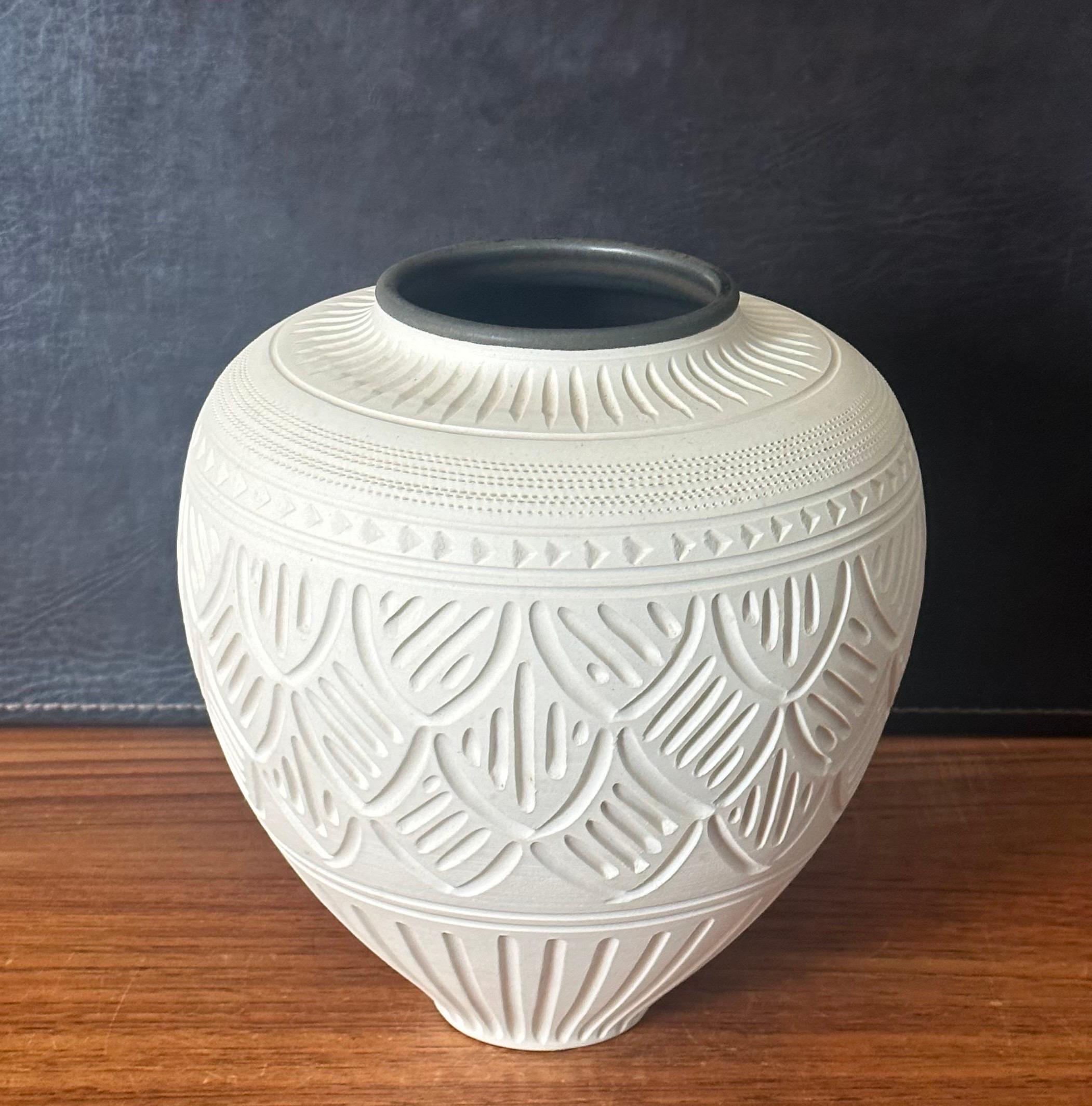 German Incised Geometric Design Bisque Porcelain Vase by Nancy Smith For Sale