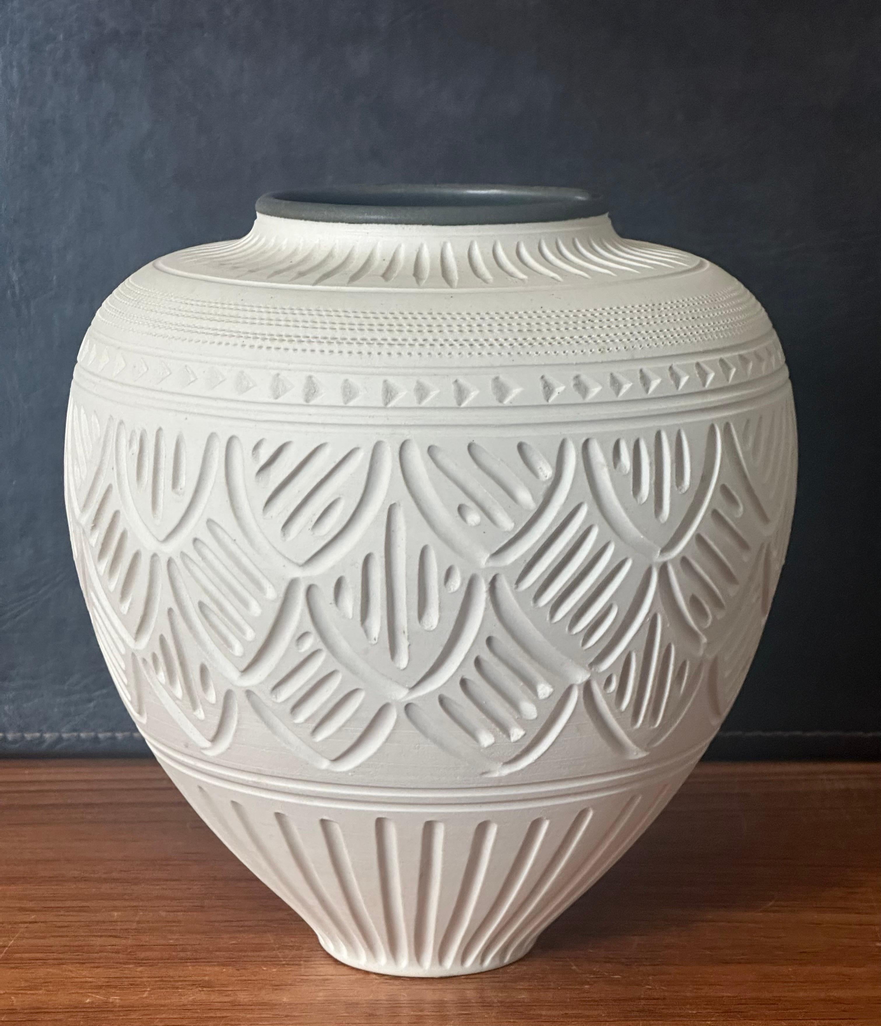Incised Geometric Design Bisque Porcelain Vase by Nancy Smith For Sale 1