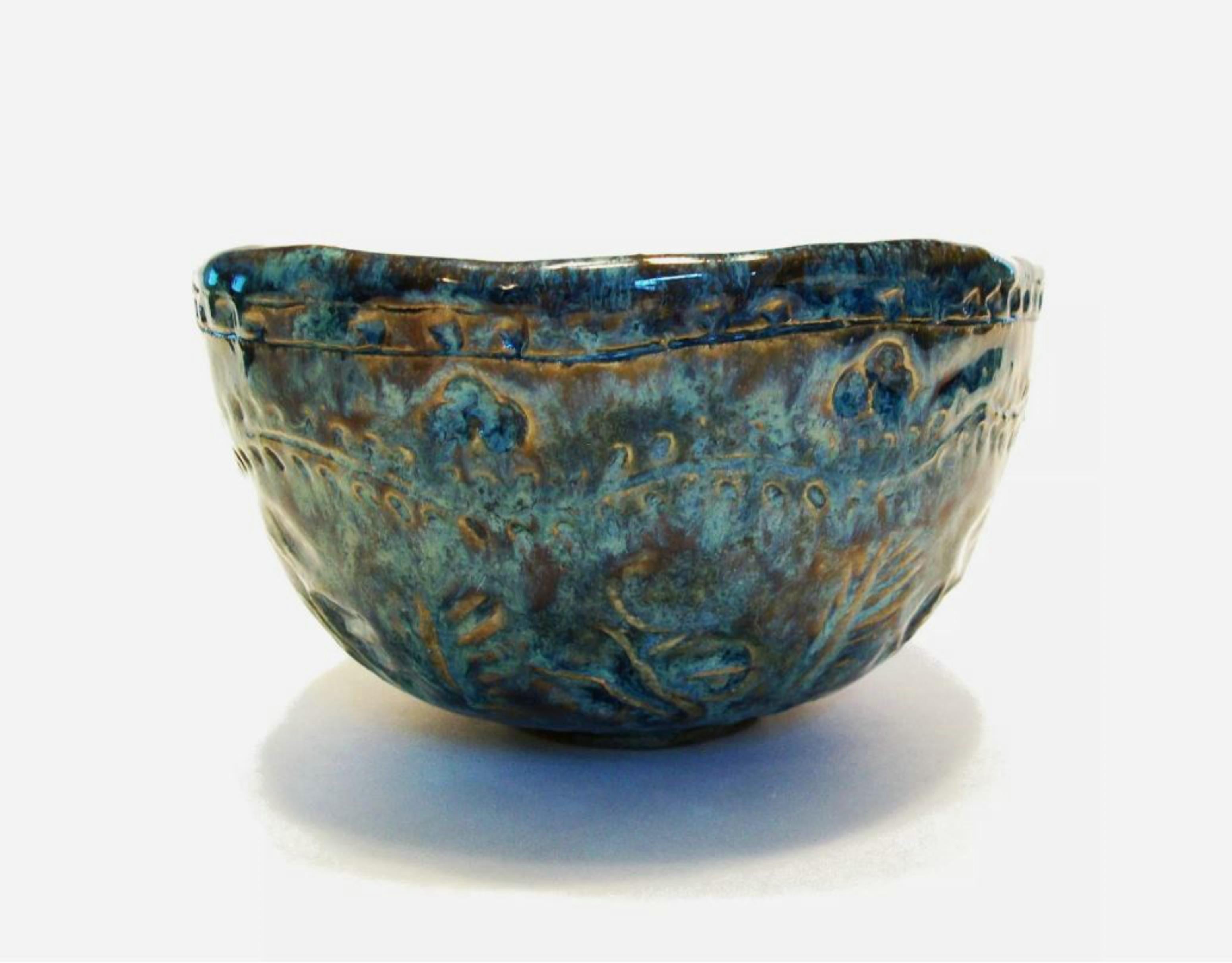 Moderno Ciotola in Studio Pottery incisa e smaltata - Formata a mano - Firmata - Fine 20th Century Studios in vendita