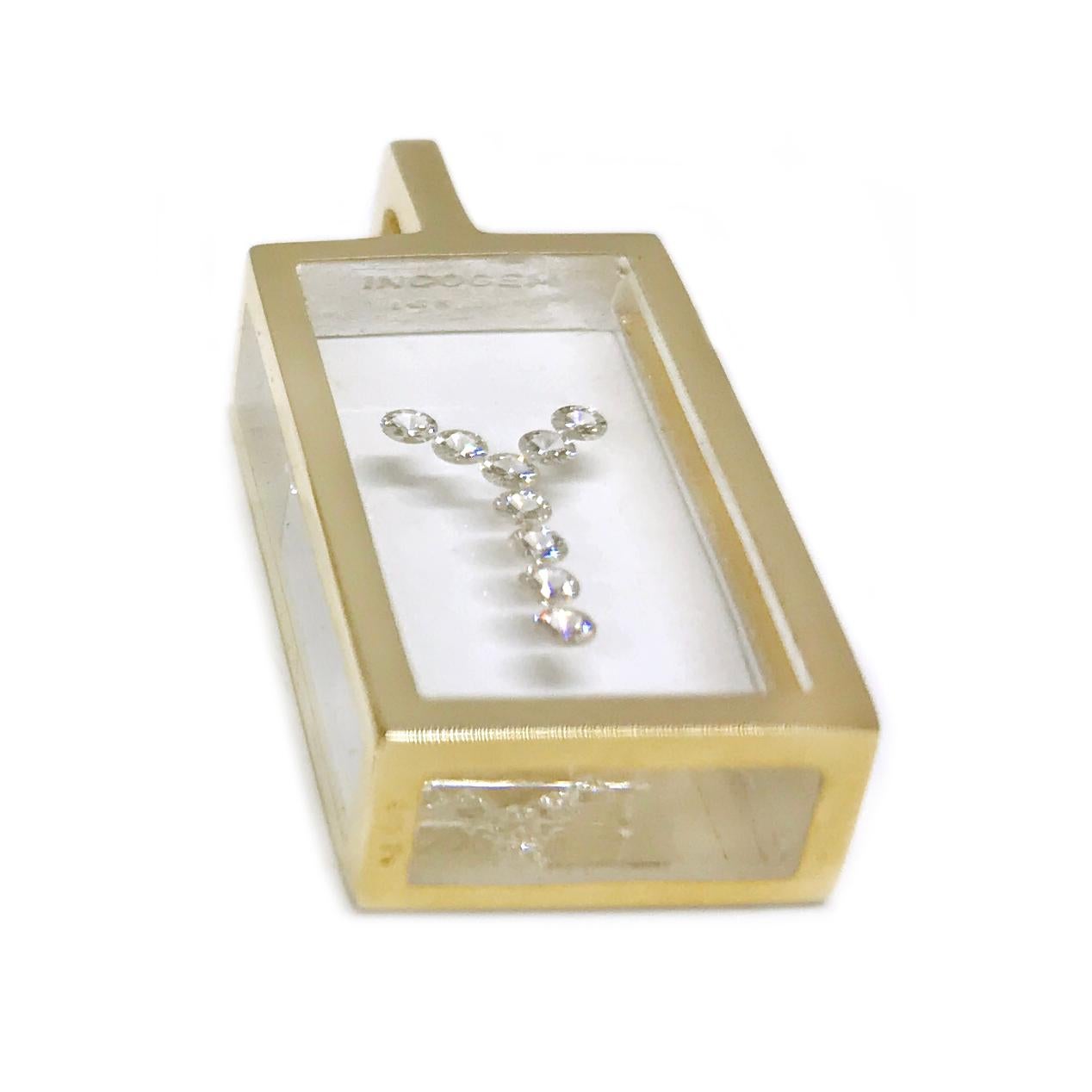 Taille ronde Incogem Pendentif rectangulaire flottant en or 14 carats avec diamants 'Letter Y' en vente