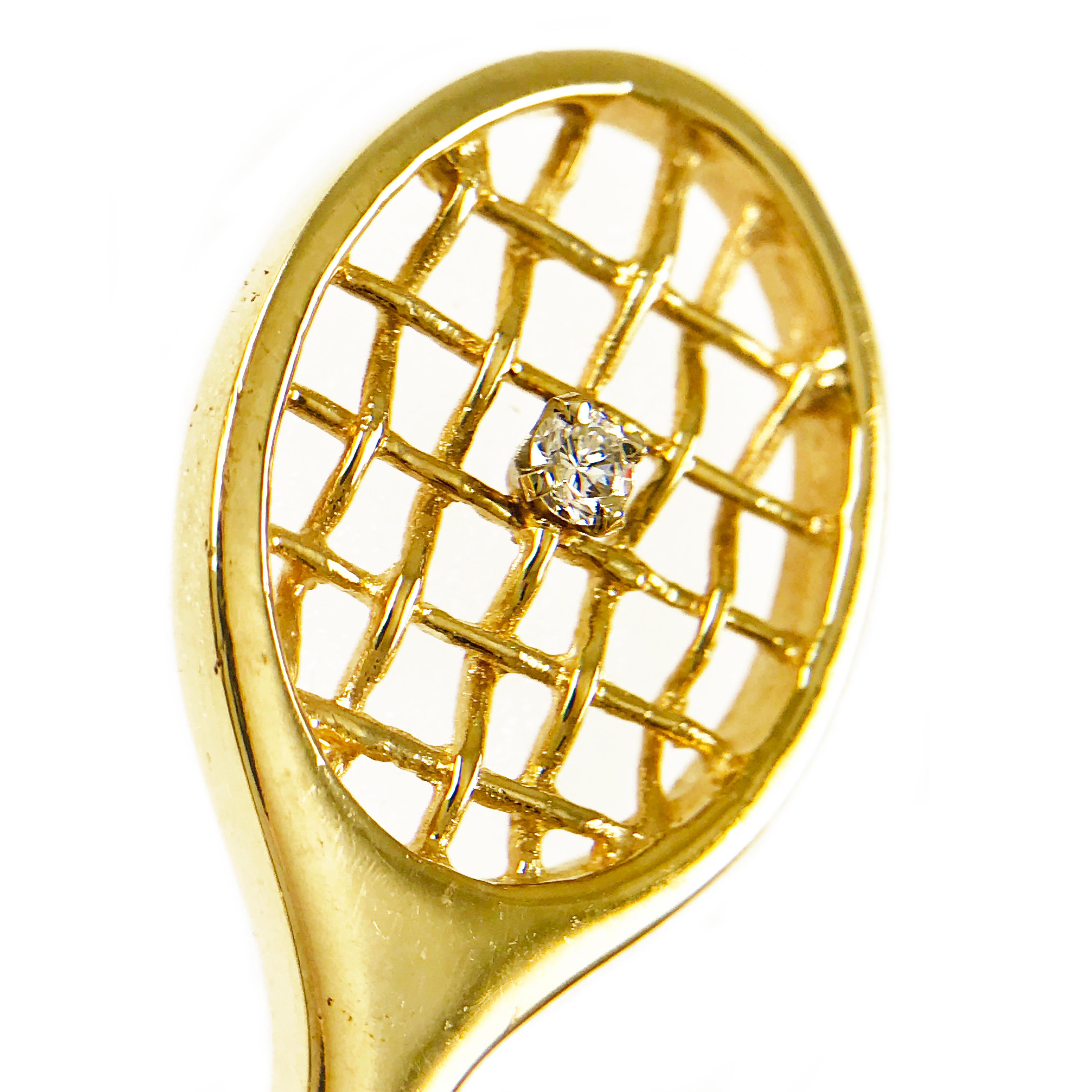 Rétro Incogem Pendentif raquette de tennis en or jaune et diamants en vente