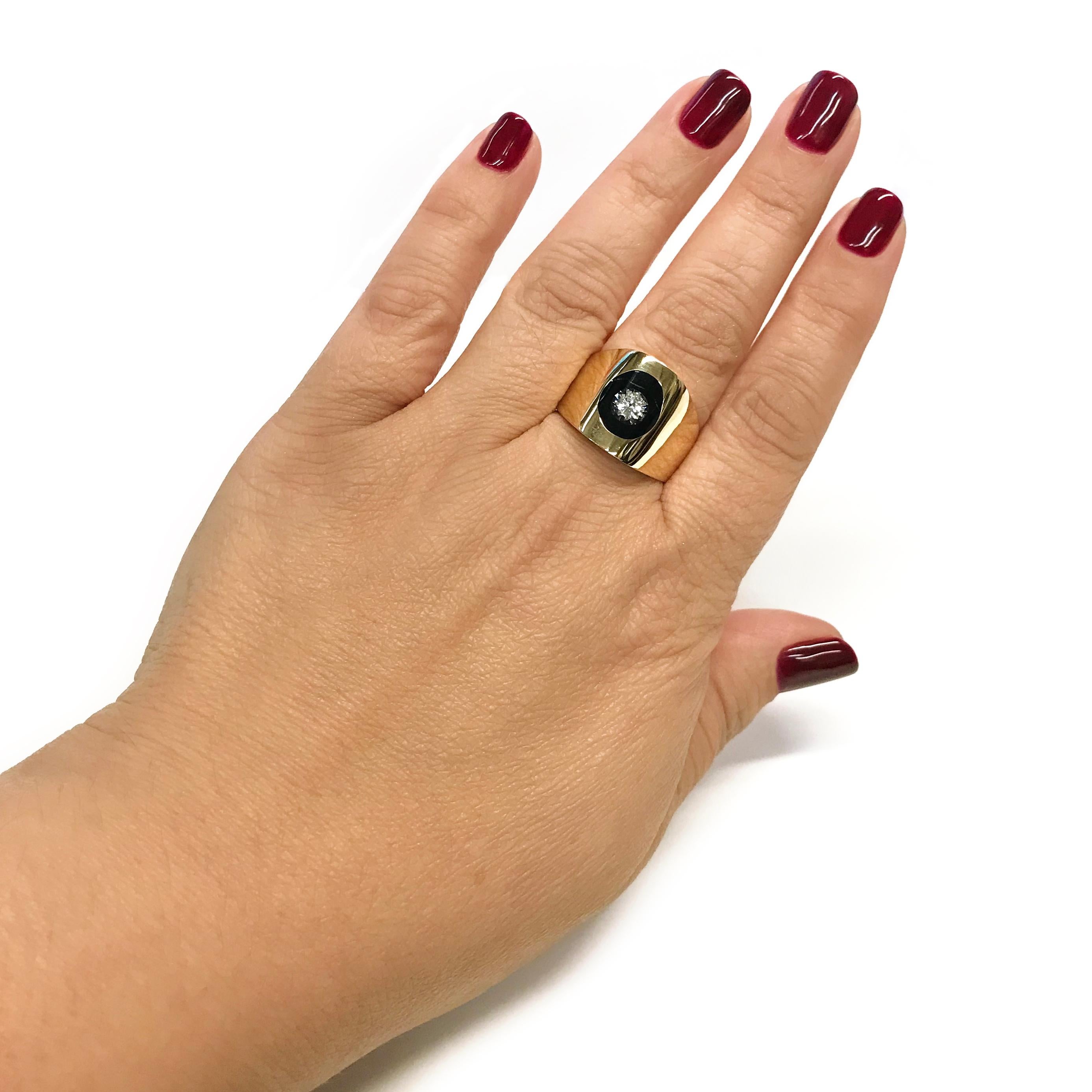 Modern Incogem Floating Diamond Lucite Ring - 0.35ct - Size 6.75 For Sale