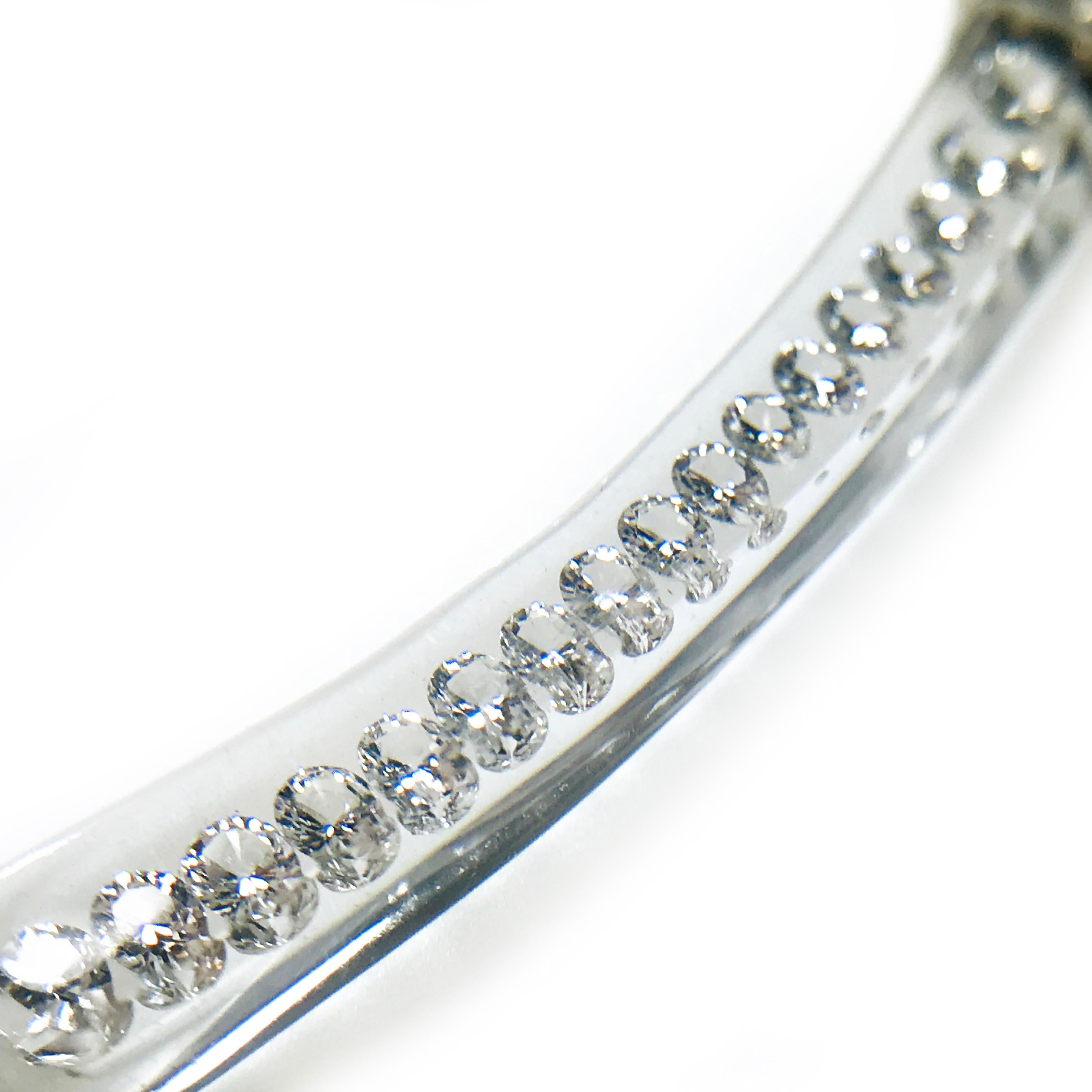 Incogem Or blanc orné d'une corne flottante en or incrustée de diamants en lucite Neuf - En vente à Palm Desert, CA
