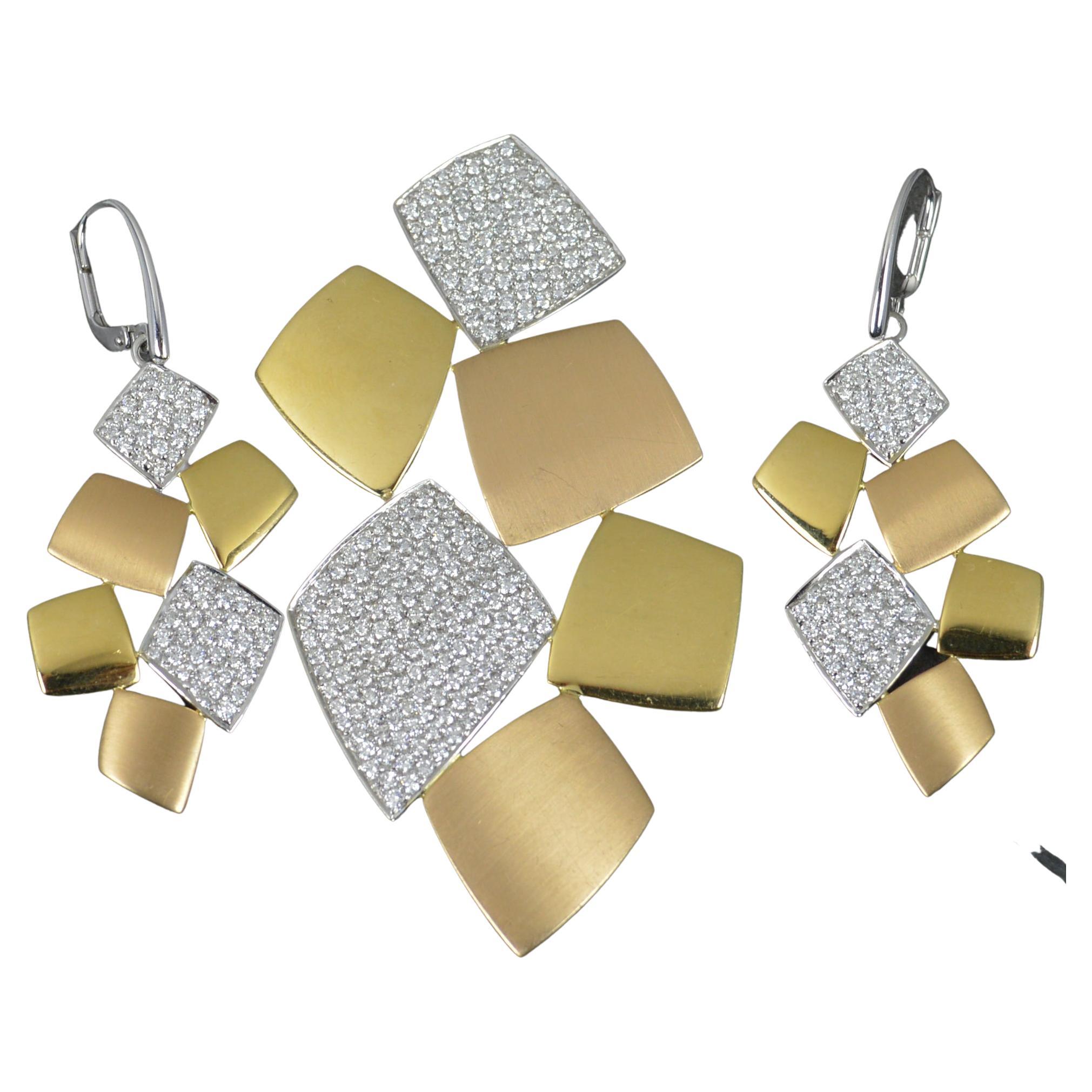 Incredible 18 Carat Gold Tri Colour 4.17 Carat Diamond Pendant and Earrings Set For Sale