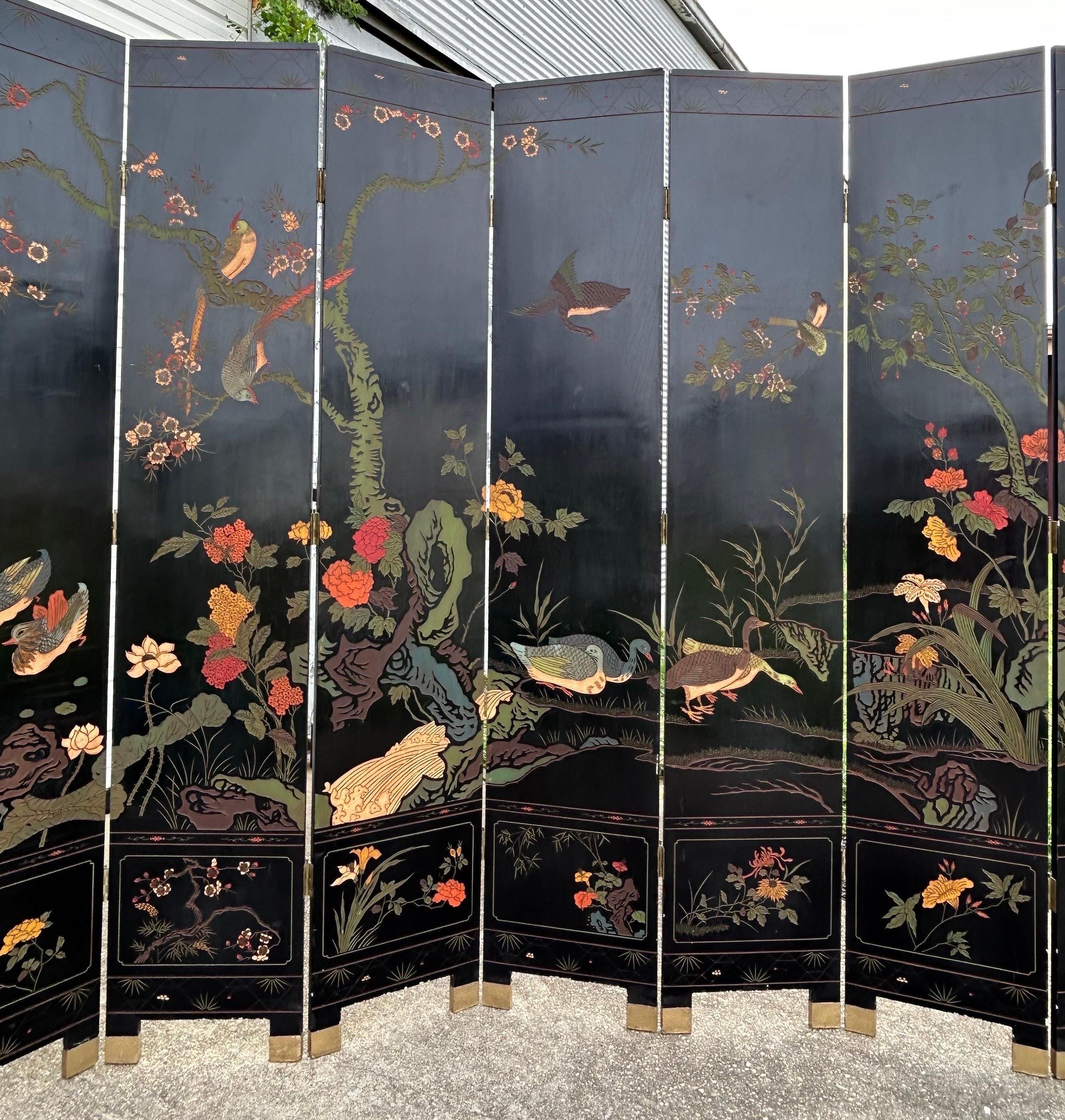 Incredible 18’ wide 12 panel lacquered chinoiserie screen For Sale 11