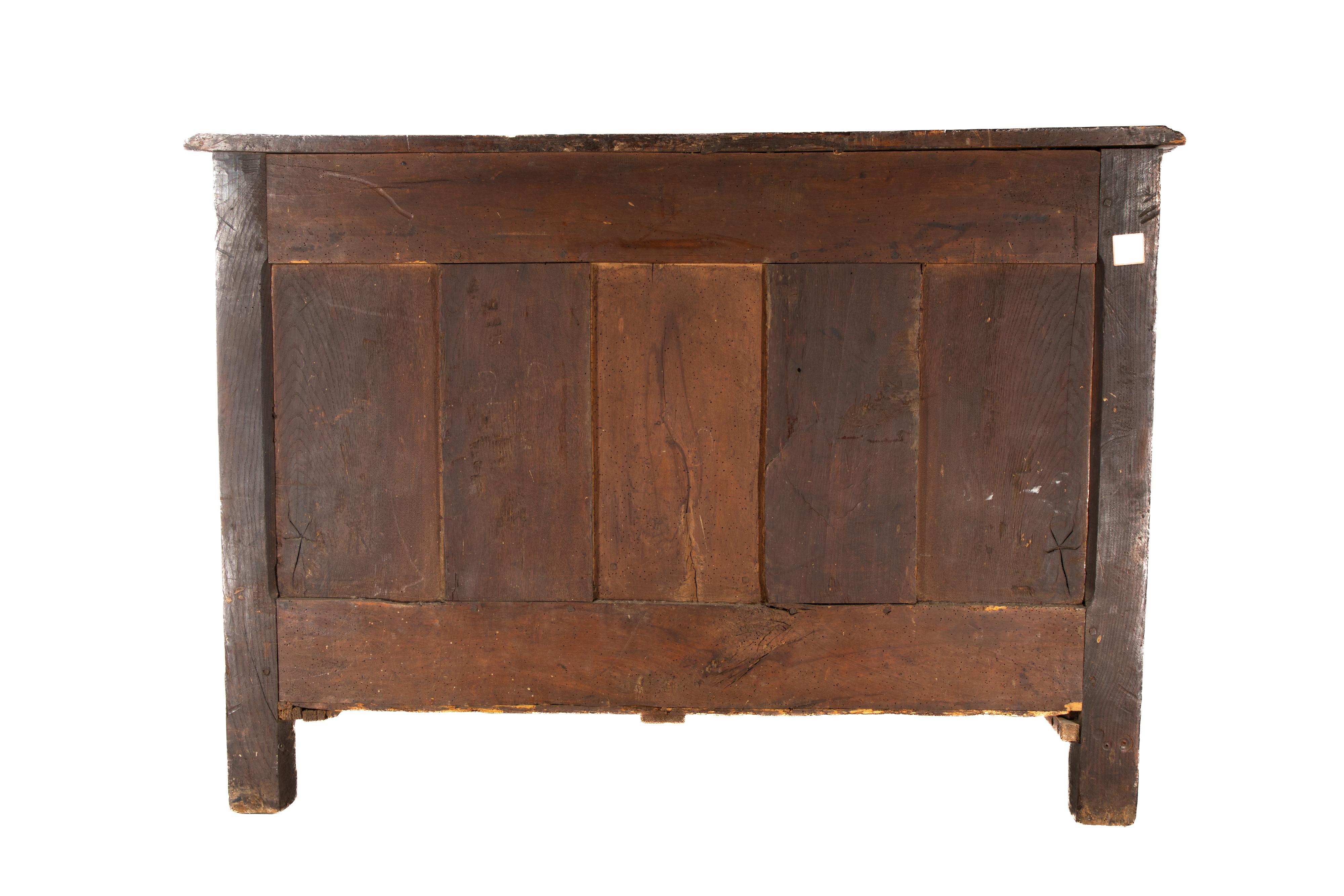 Incredibile commode francese intagliata del XVIII secolo in vendita 4