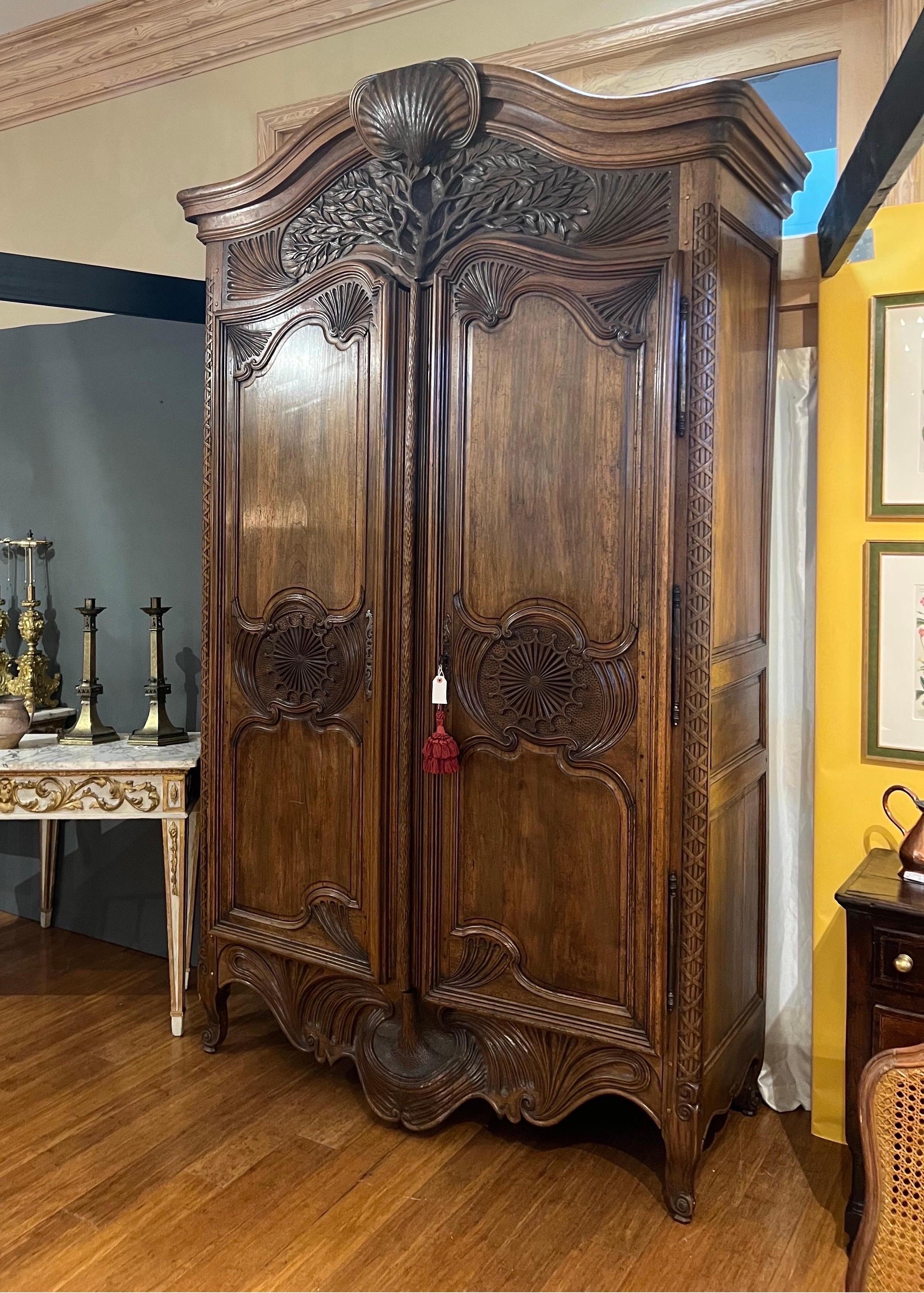 Incredible 18th century French armoire with “Tree of life”  For Sale 6