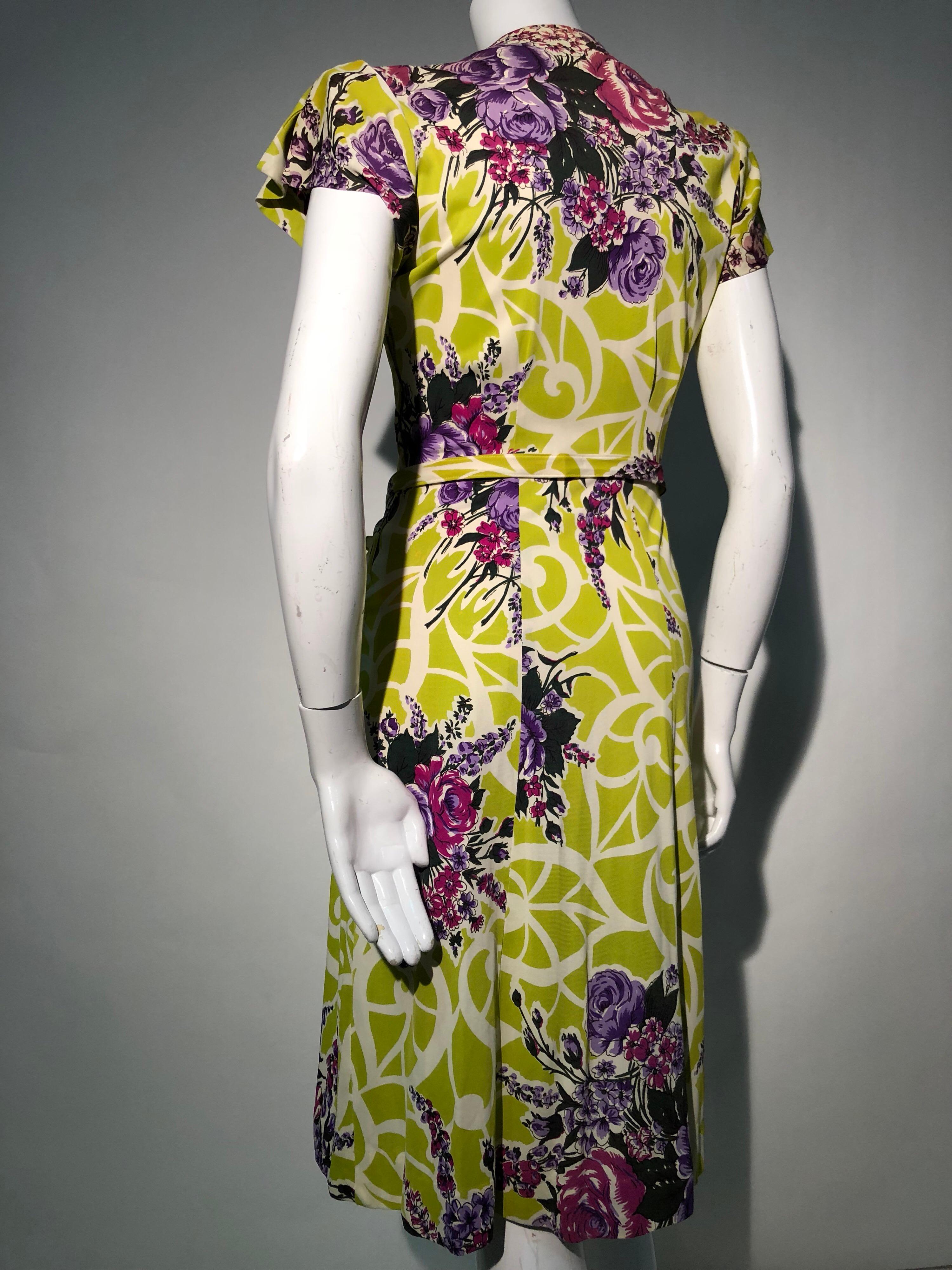 Unglaubliches Nylon-Jersey-Swing-Kleid aus den 1940er Jahren in spektakulärer Chartreuse und geblümter Optik (Beige) im Angebot