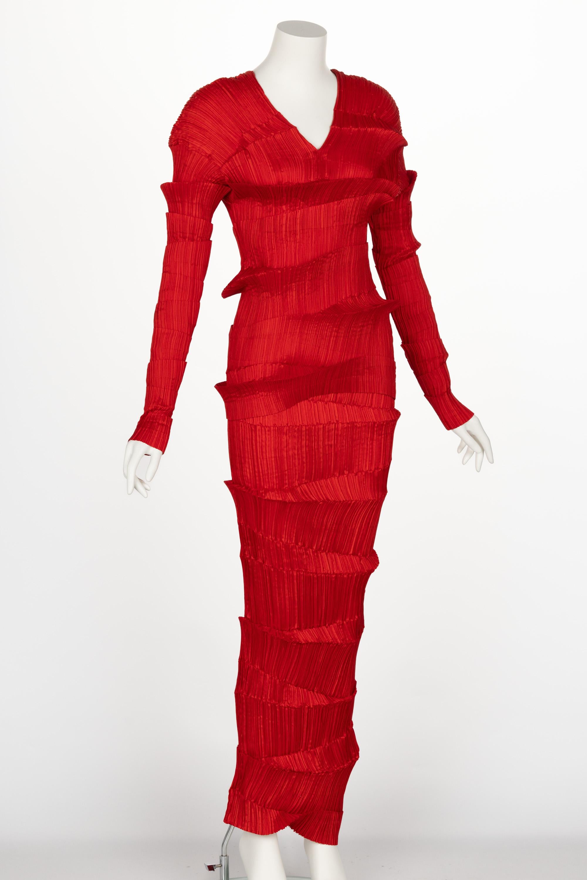 Women's Incredible 1990s Issey Miyake Pleated Red Top & Skirt Ensemble For Sale