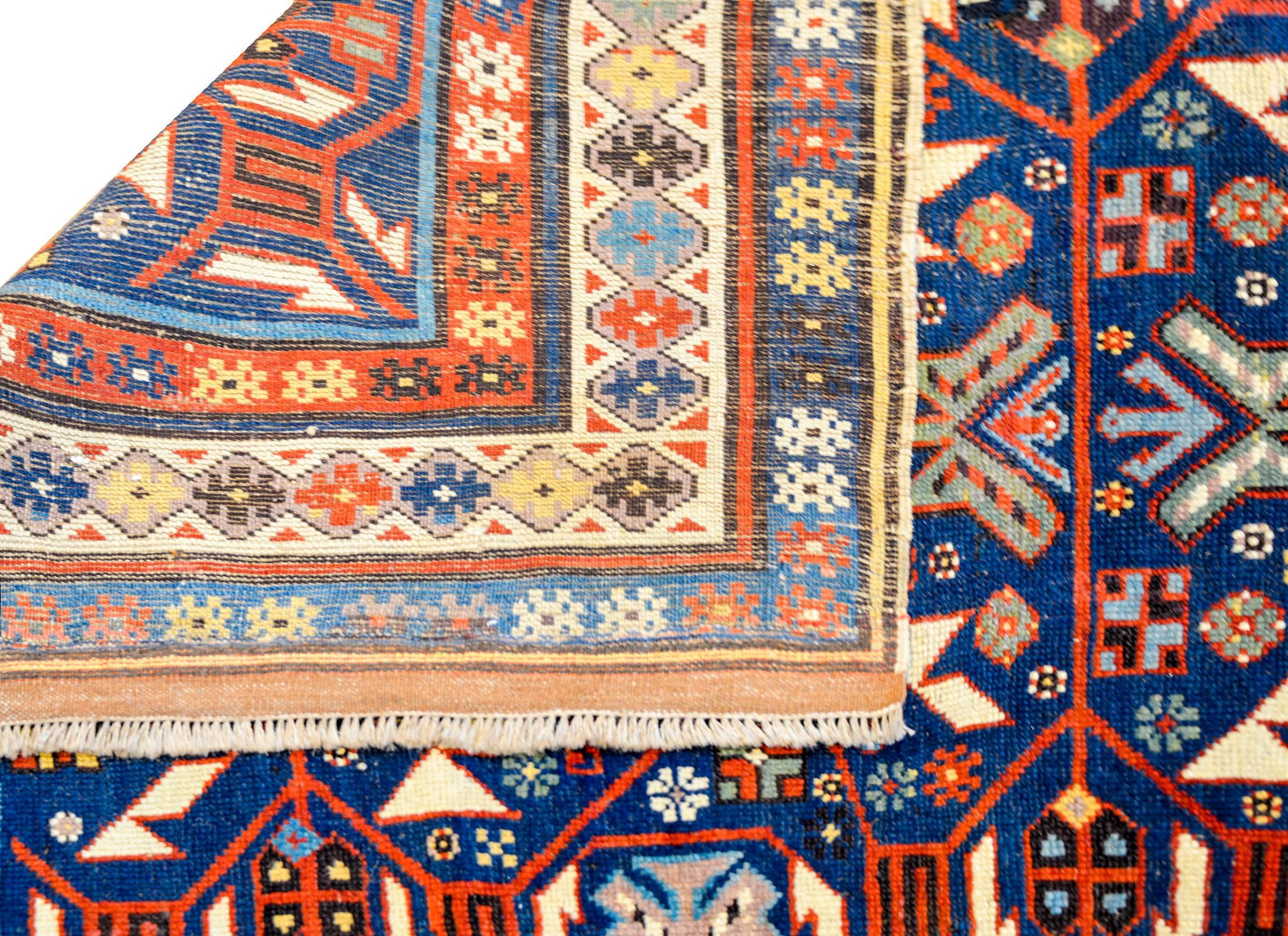 Début du 20ème siècle Incroyable tapis Derbend d'antiquités du milieu du siècle dernier, vers 1900 en vente