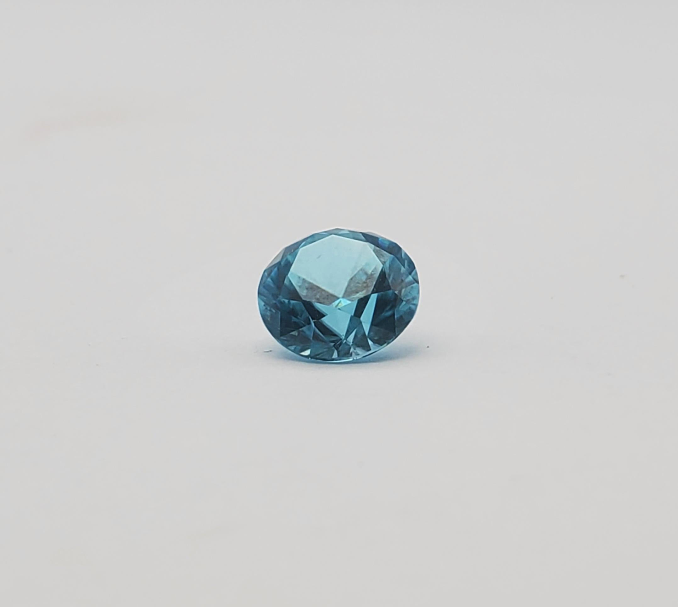 Taille ronde Incroyable zircon bleu rond 2,93 carats  en vente